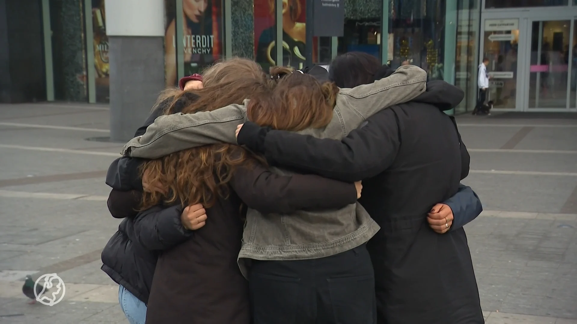 Fans Liam Payne rouwen samen in Utrecht: 'Fijn om verdriet te delen'