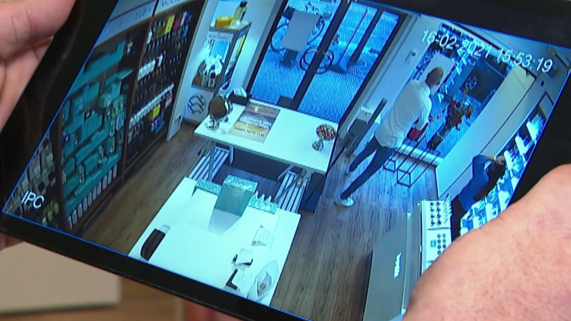 Barry en Daniëlle zien slachtoffer schietincident Bergen aan Zee sterven voor de deur