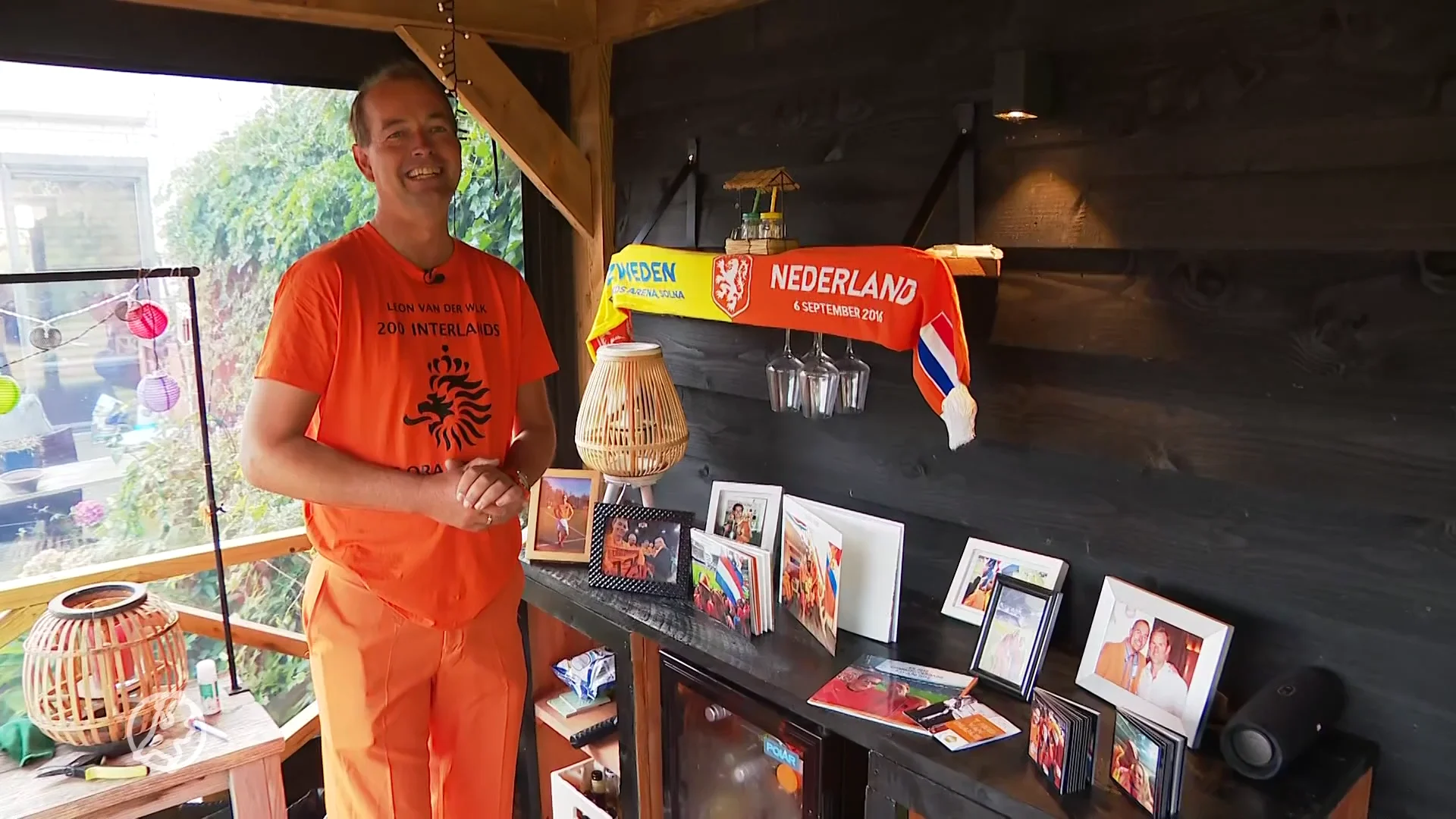 Superfan Leon morgen bij 200e oranjewedstrijd: 'Sinds 1987 geen thuisduel gemist'