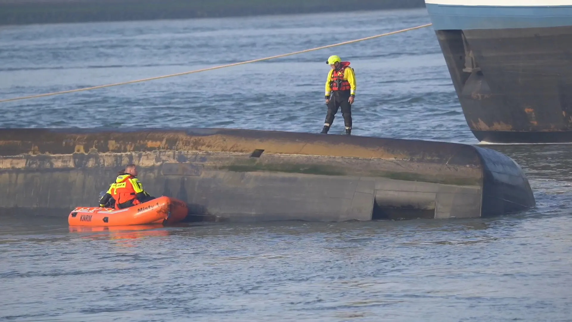 Vermist bemanningslid omgeslagen schip Nieuwe Waterweg vermoedelijk overleden