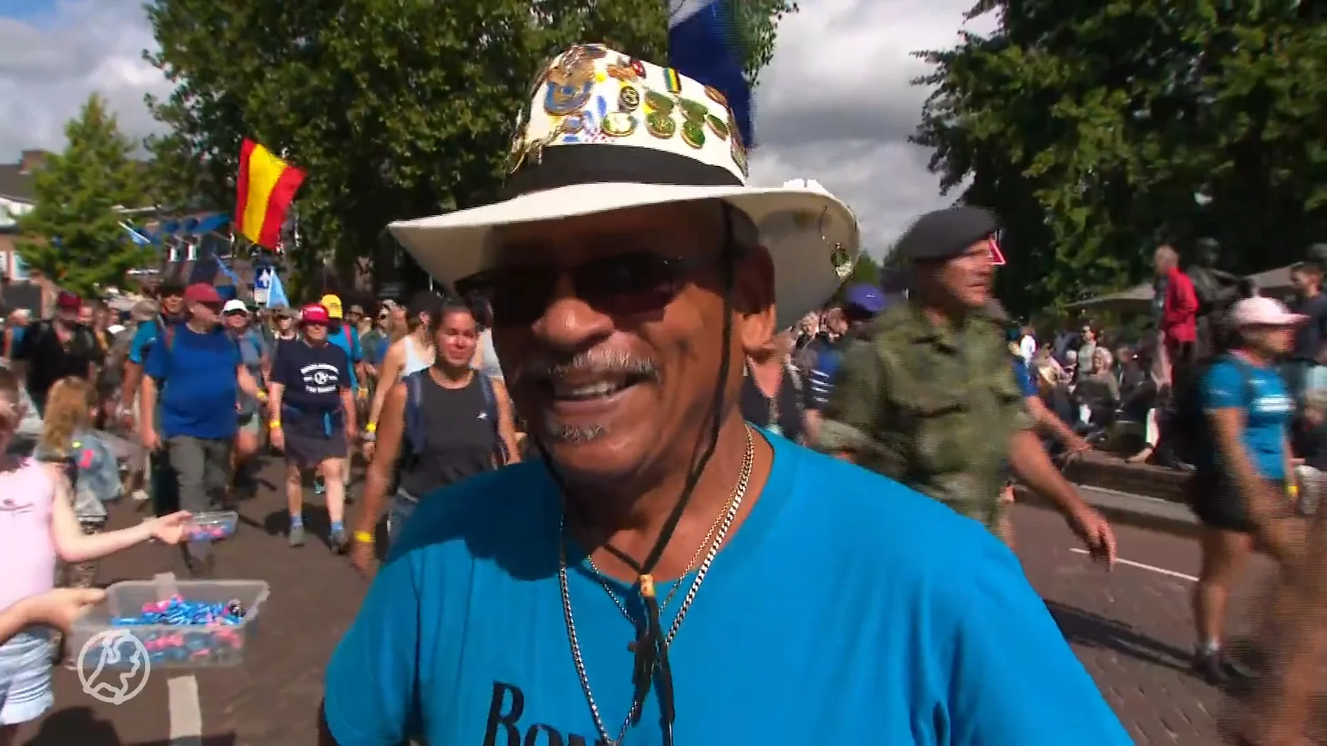 Lopers 4Daagse genieten tijdens 'De dag van Elst'