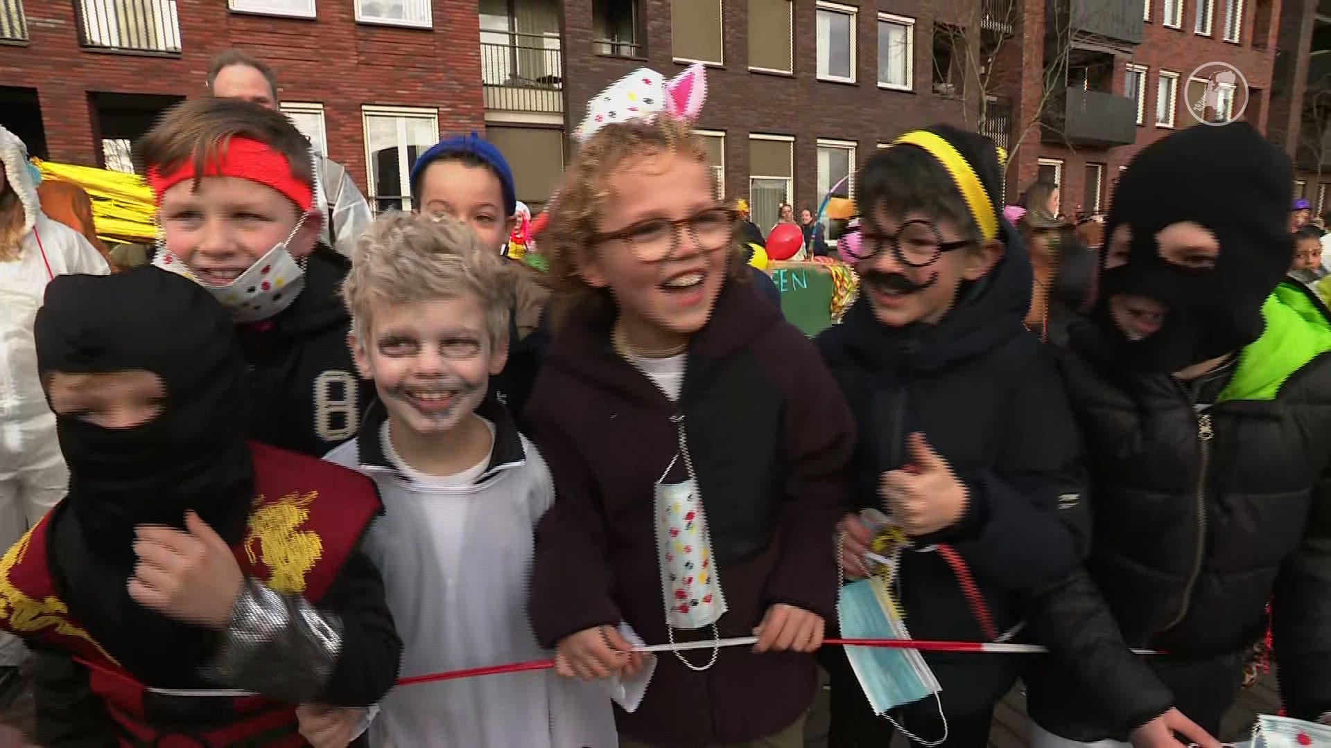 ZIEN: Carnaval begonnen met grootste kinderoptocht van het land