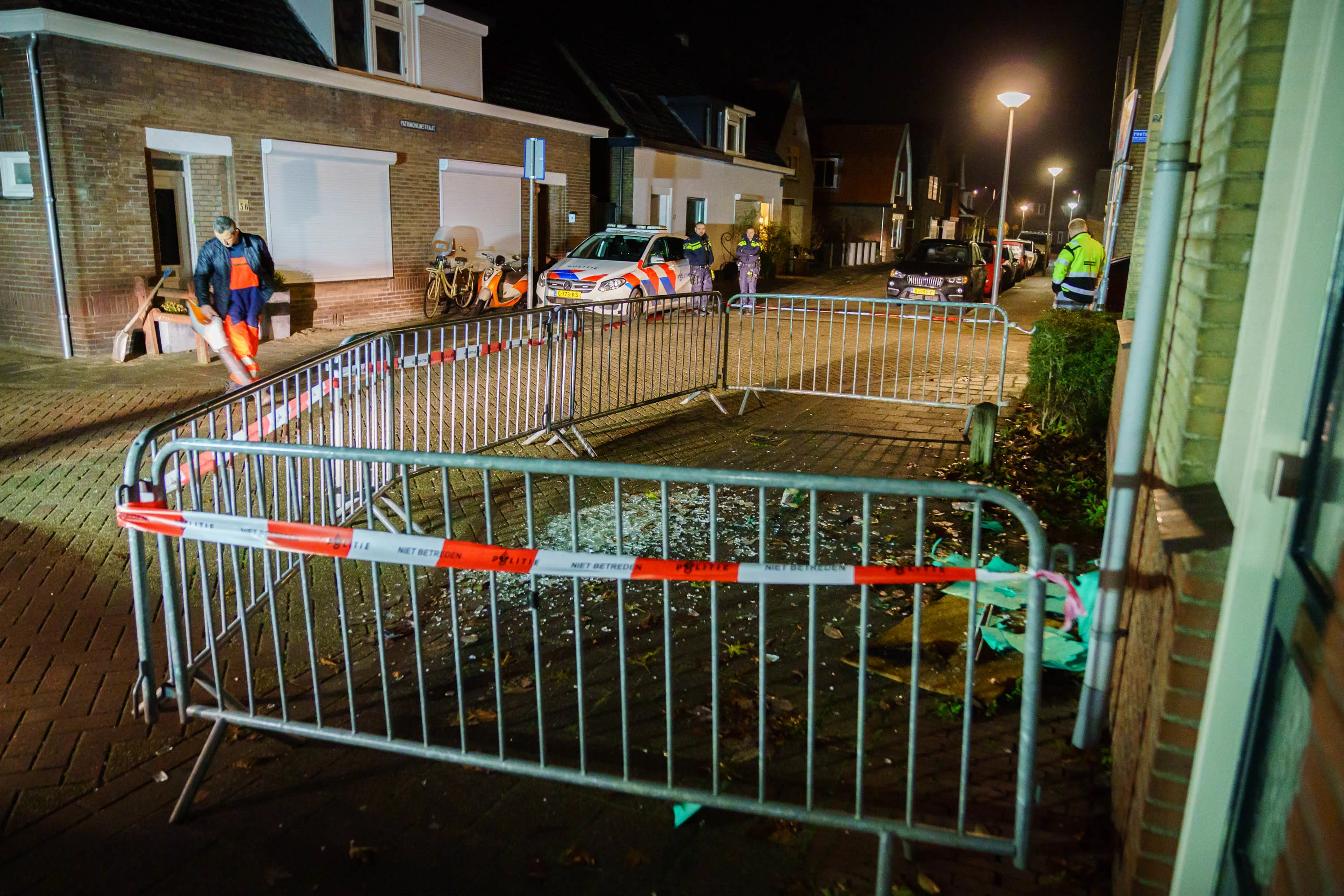 Explosie bij huis in Leerdam, waarschijnlijk door zwaar vuurwerk