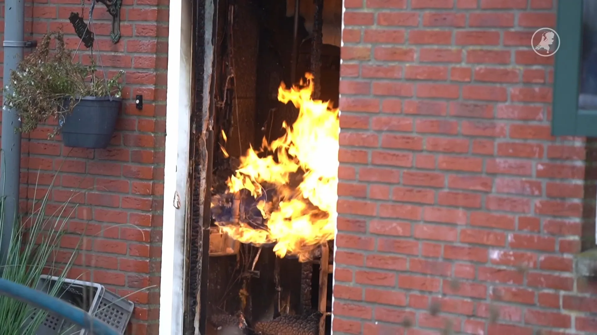Uitslaande brand in huis in Goudriaan, 2 gewonden