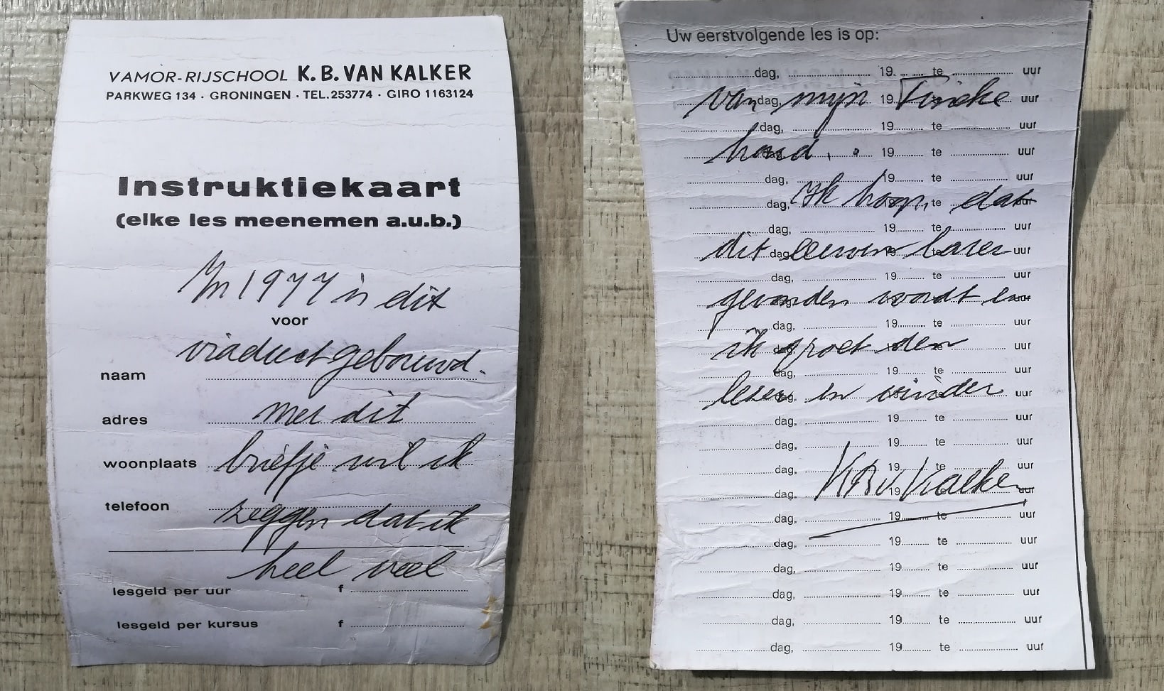 71-jarige Petra ontvangt na 45 jaar verstopt liefdesbriefje van overleden vader aan moeder