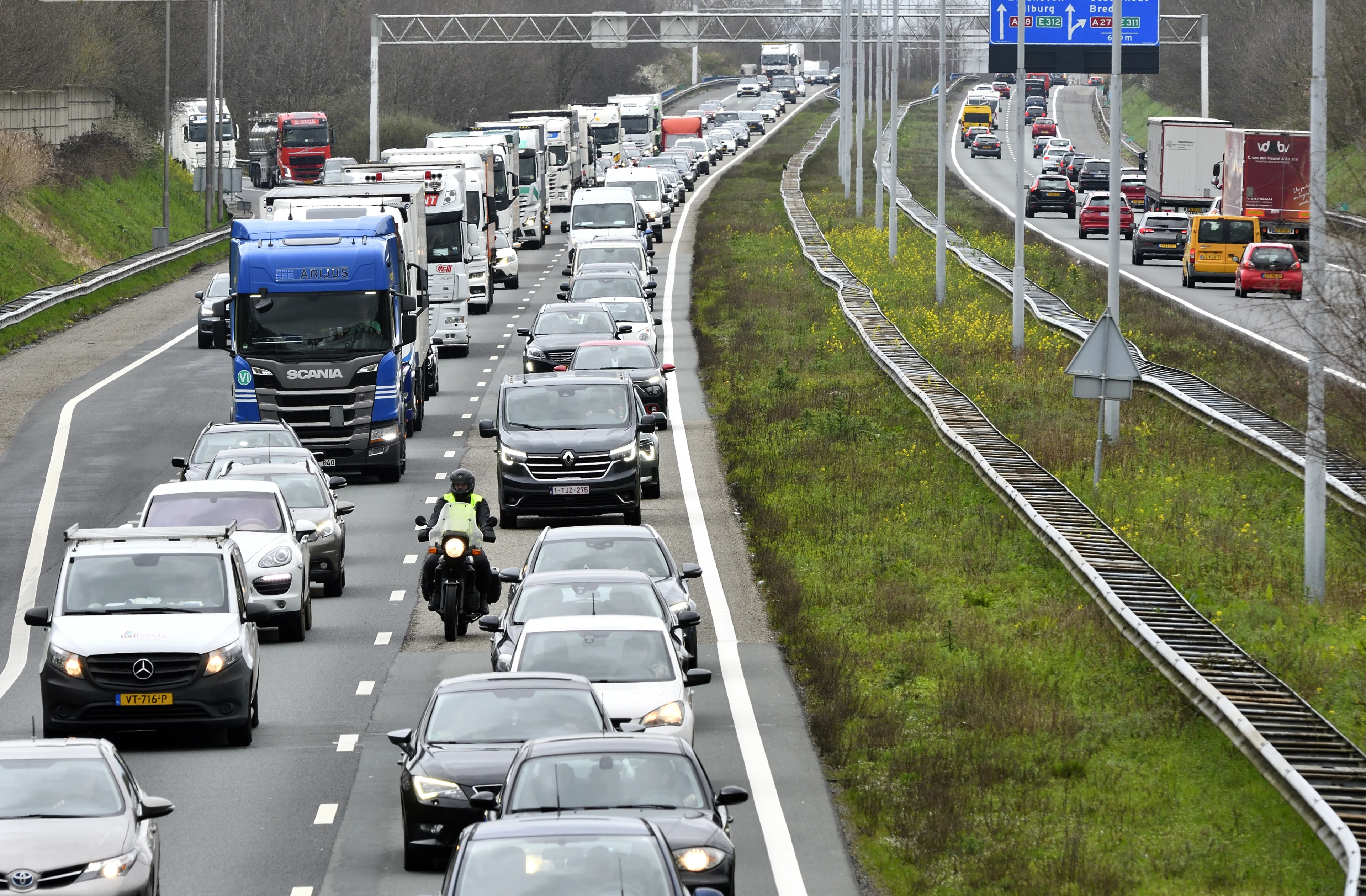 Paasdrukte is begonnen: op deze wegen wordt het filerijden