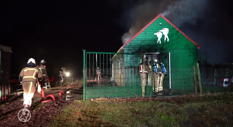 Binnen een dag al monsterbedrag opgehaald voor in brand gestoken ijsbaan Hoogeveen
