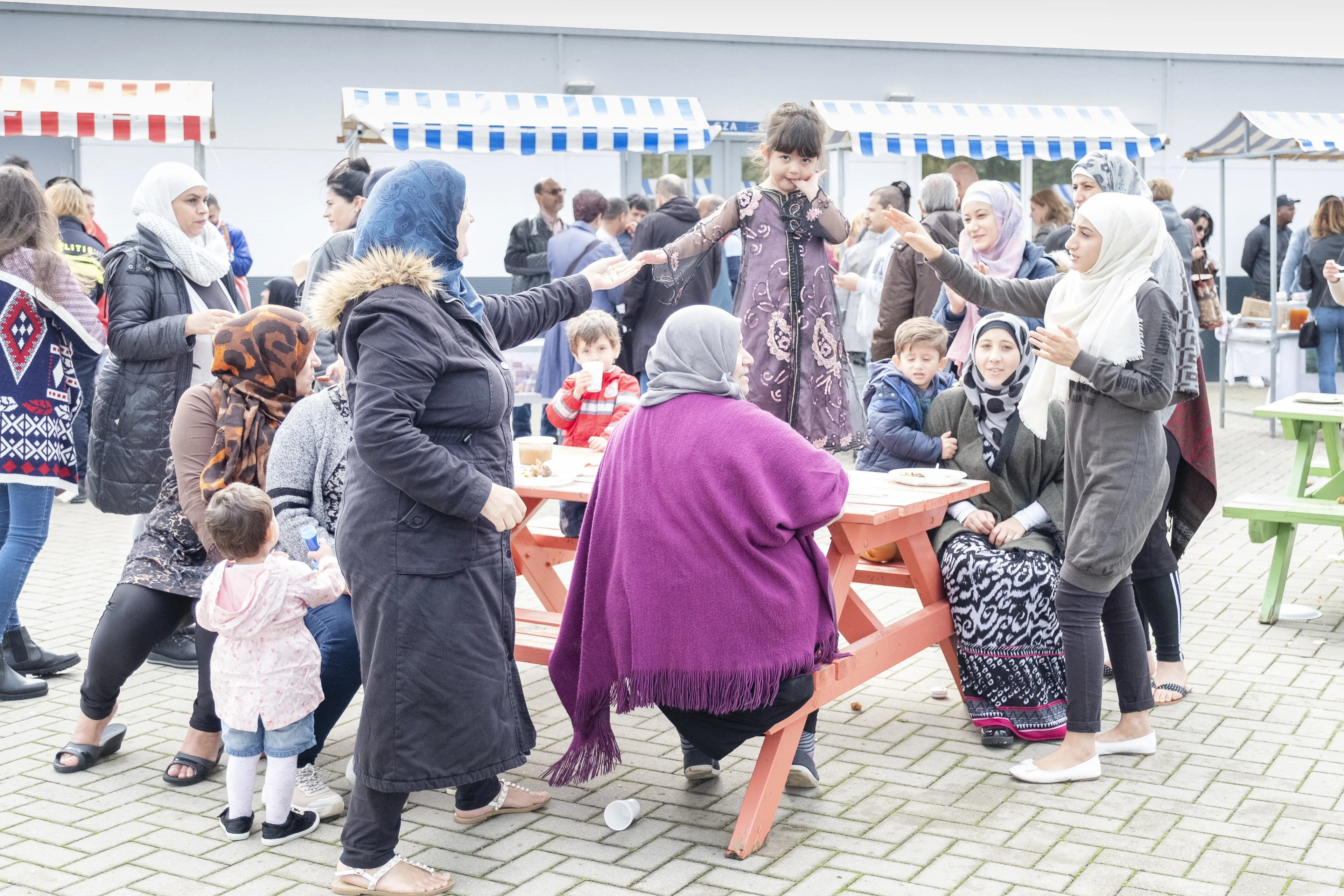 COA gaat asielzoekers op korte termijn onderbrengen in hotels en vakantieparken