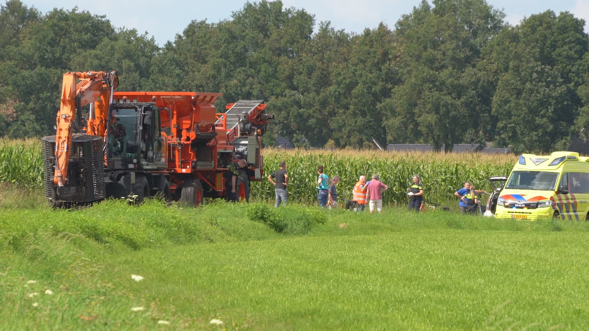 Fietsster (77) overleden na aanrijding door landbouwvoertuig