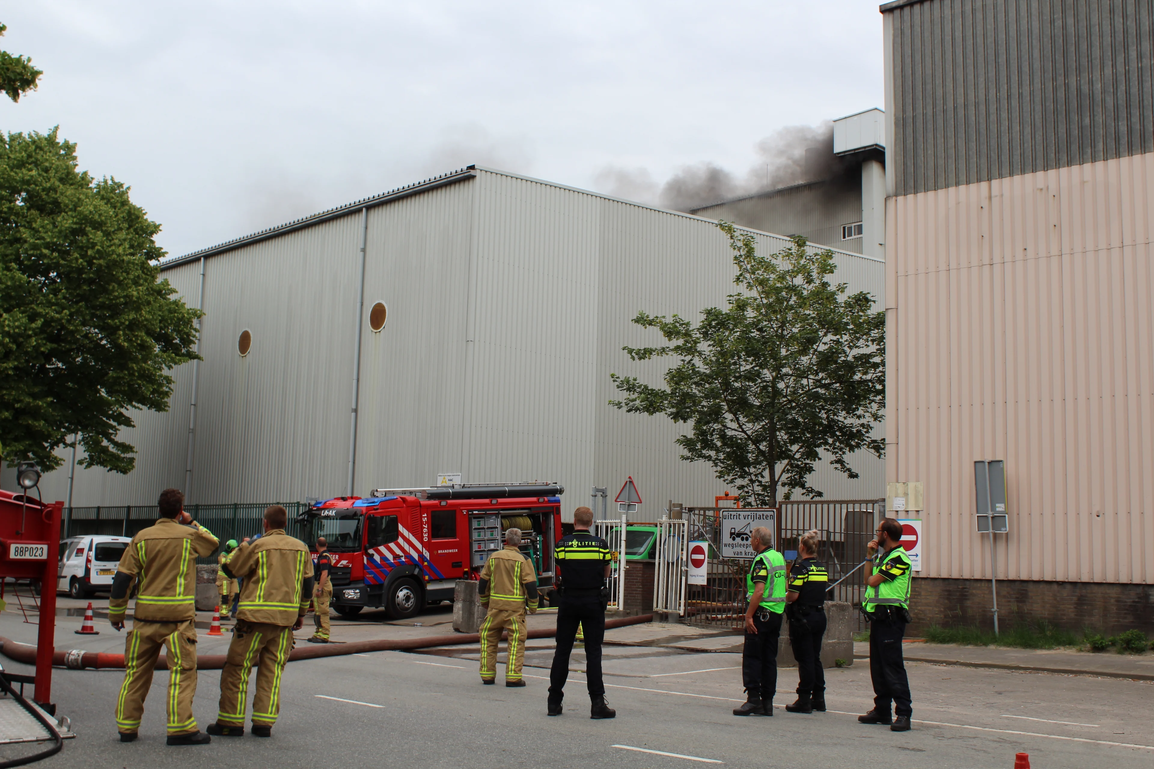 Brand geblust op 30 meter hoogte bij Haagse Asfaltcentrale