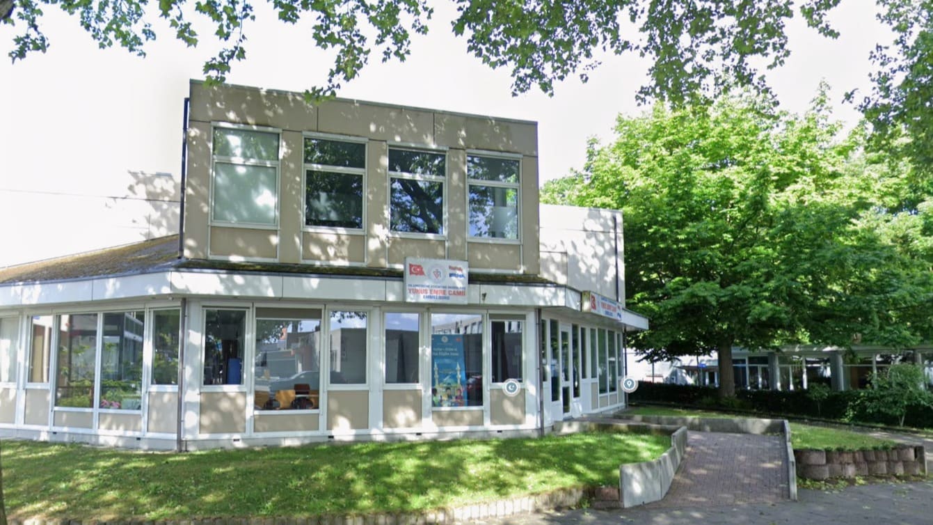 Verscheurde korans en dood dier op de stoep: moskee Emmeloord doet aangifte van bedreiging