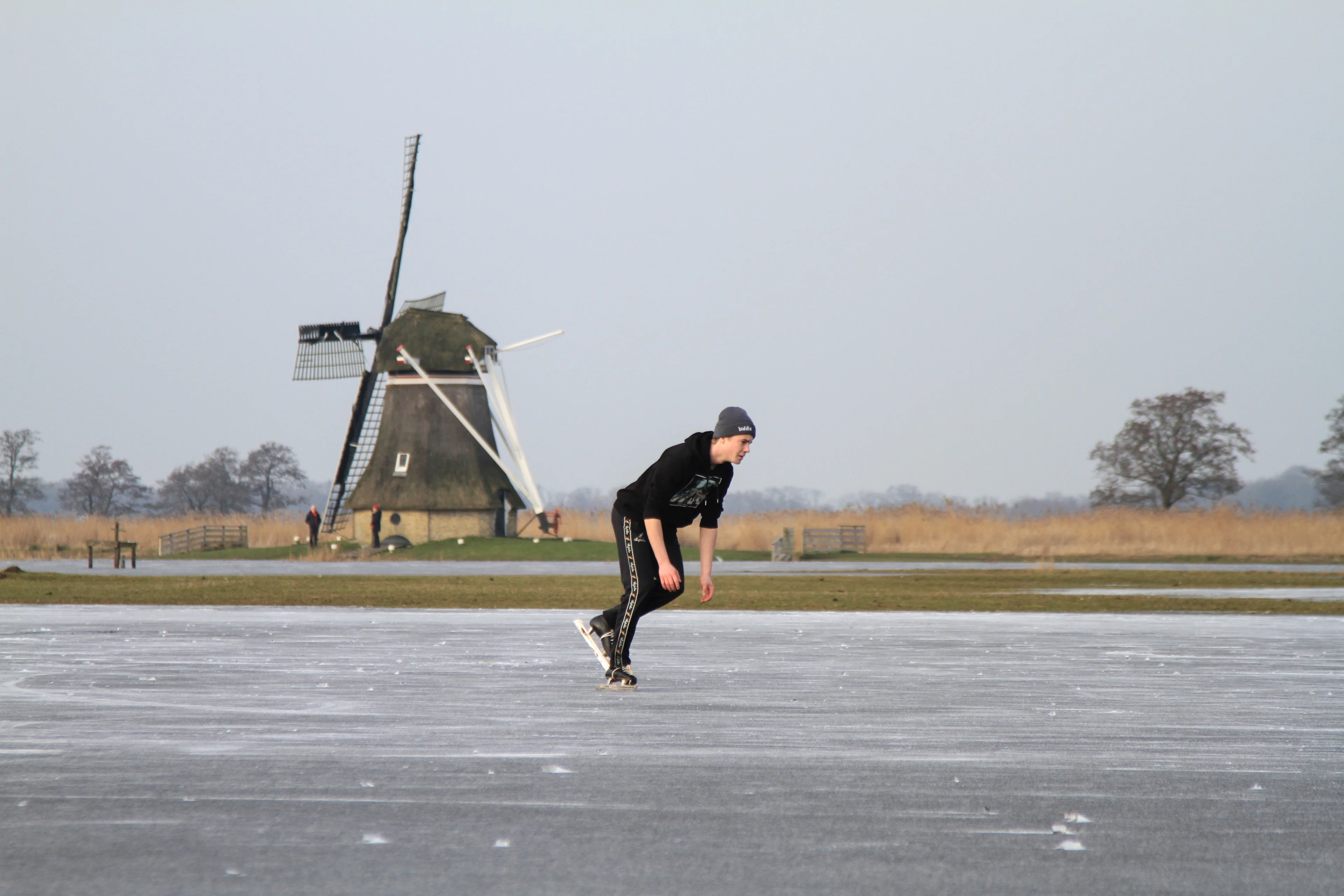 Marathonschaatsers schrijven open brief aan KNSB: 'Natuurijs breekt wet'