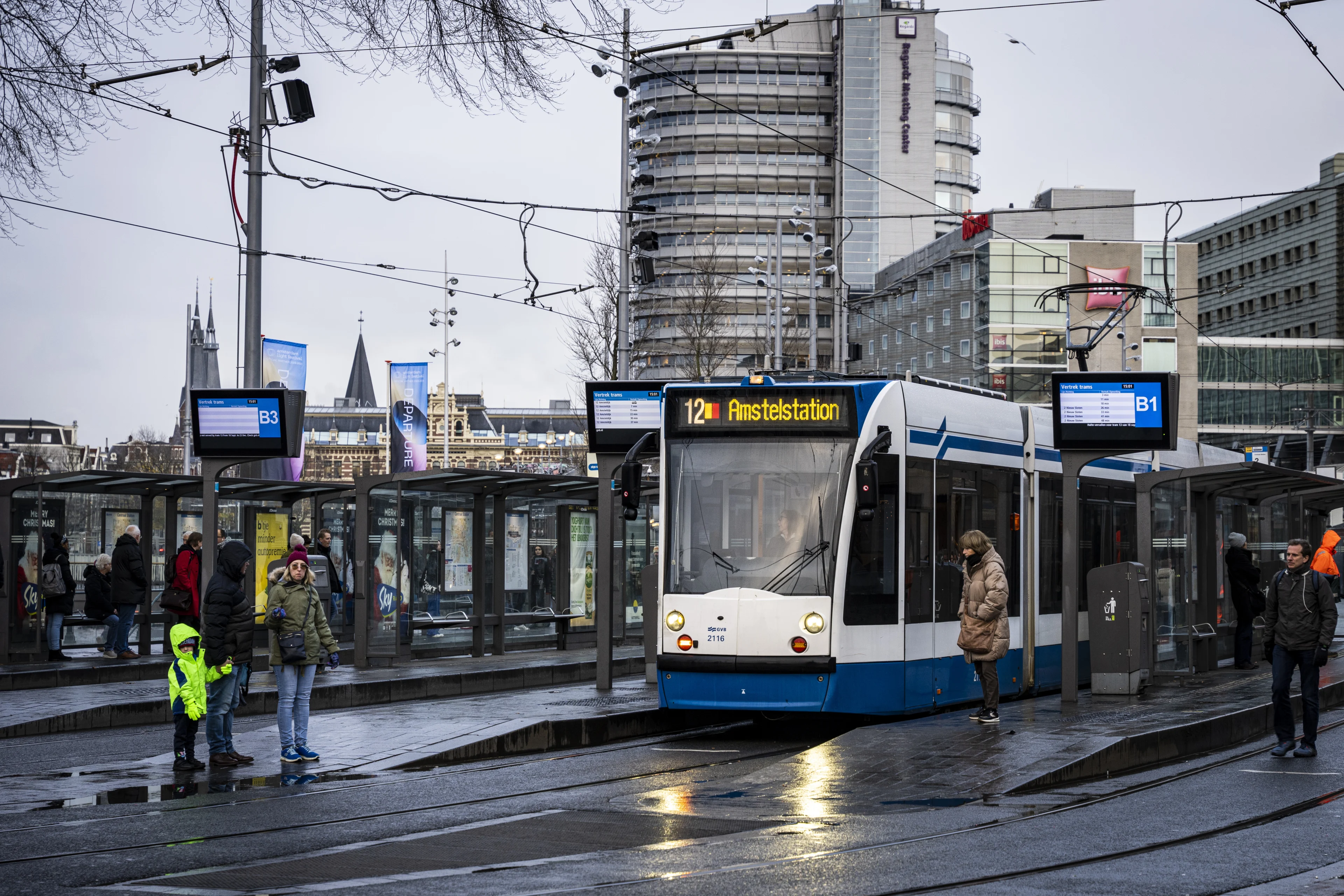 Gratis ov-kaartjes voor mensen met lager inkomen in Amsterdam