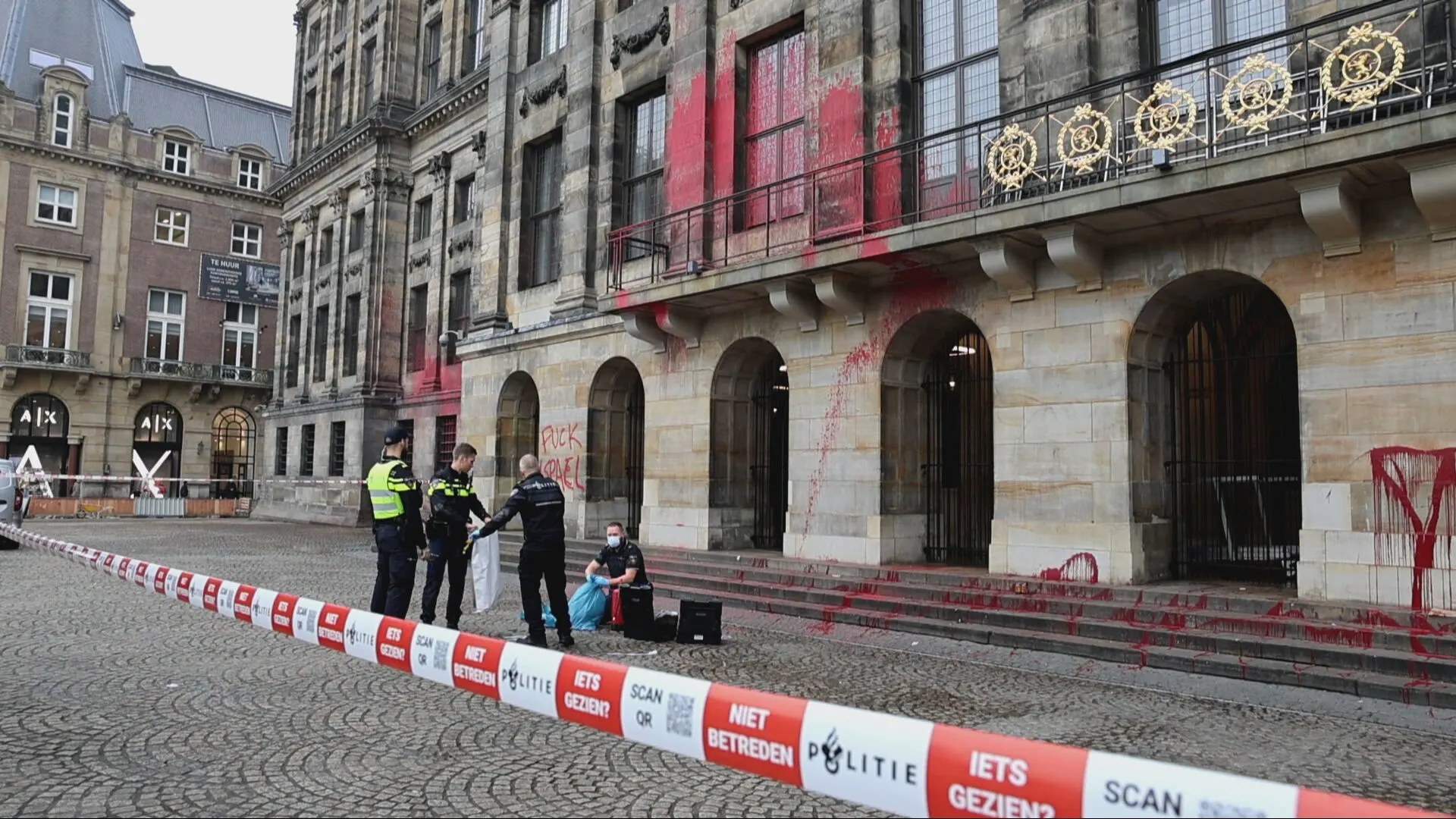Paleis op de Dam beklad met rode verf door pro-Palestina actiegroep