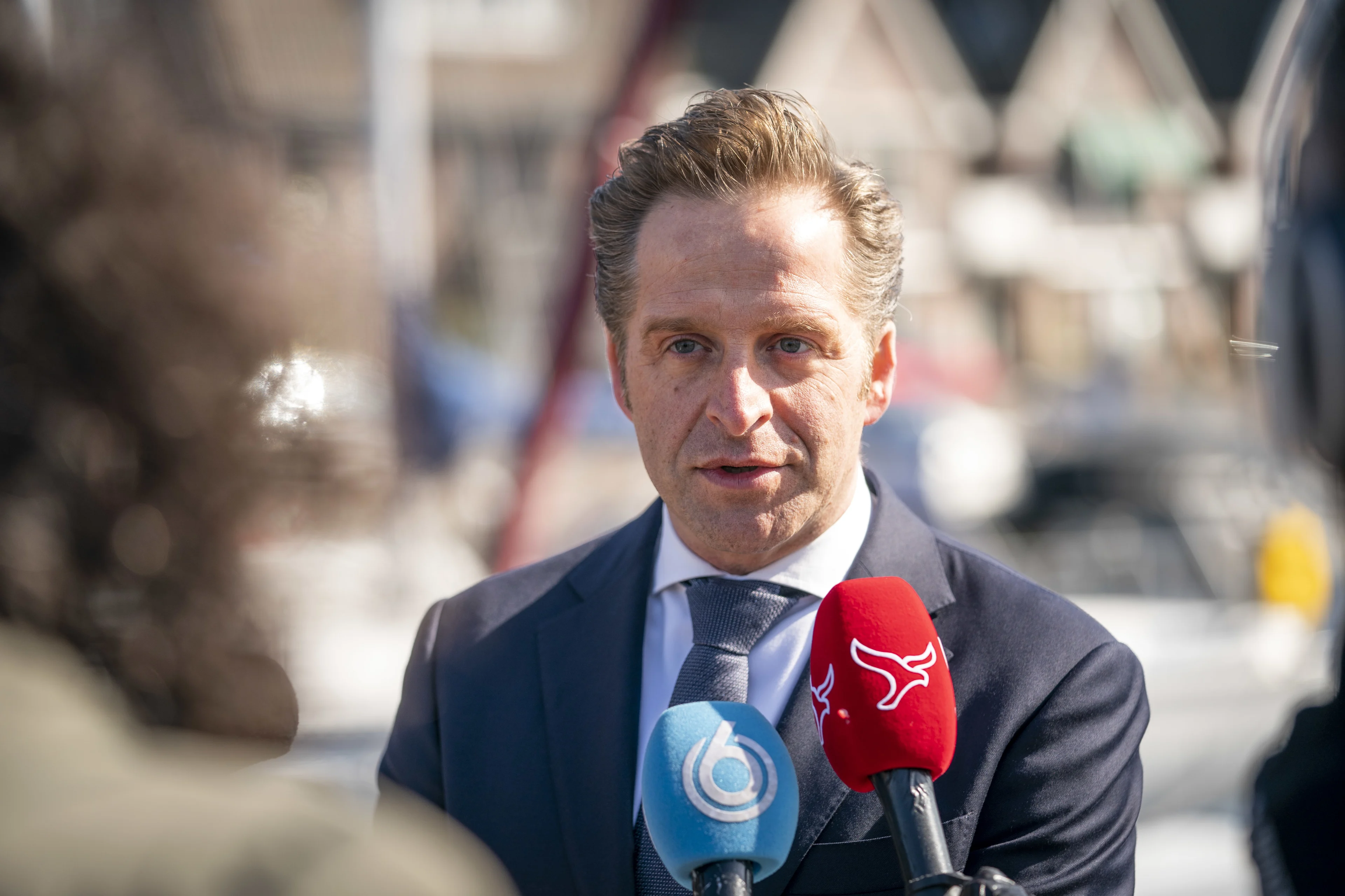 Kabinet houdt rekening met oplevingen corona dit najaar: 'Het is een reëel scenario'