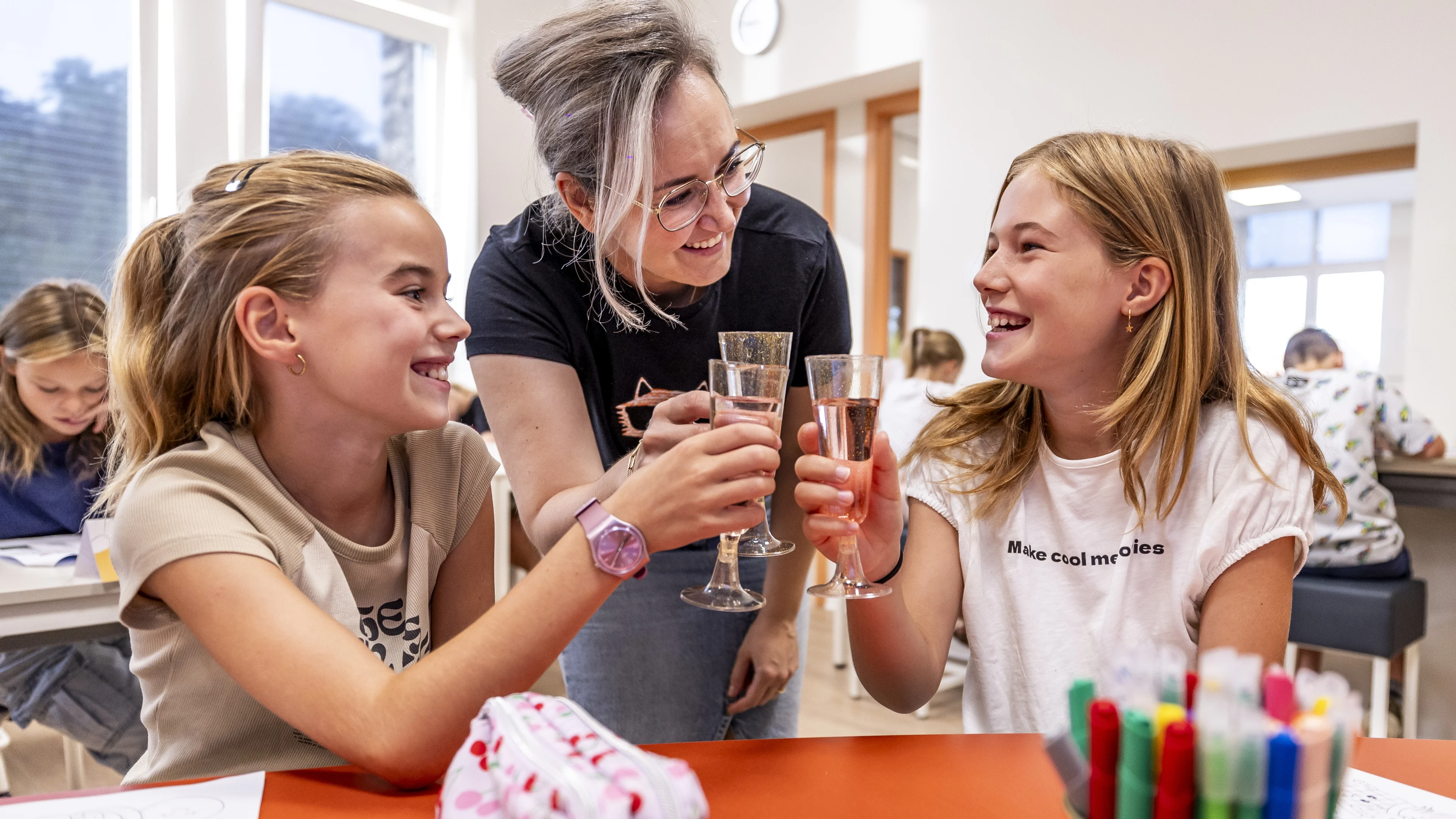 Leraren die meer werken krijgen beloning in nieuwe proef