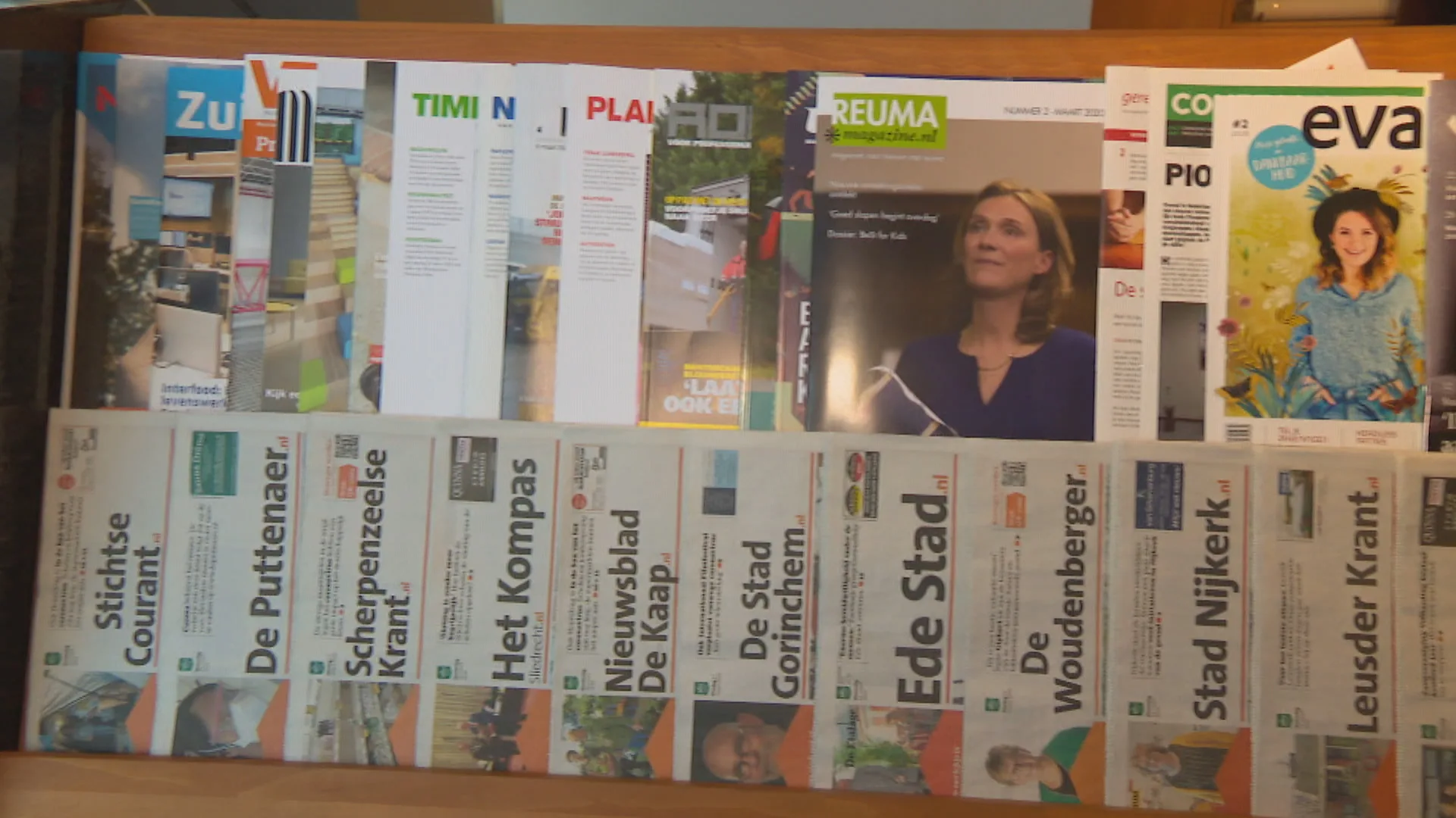 Huis-aan-huisbladen in zwaar weer door coronacrisis: helft minder reclame-inkomsten