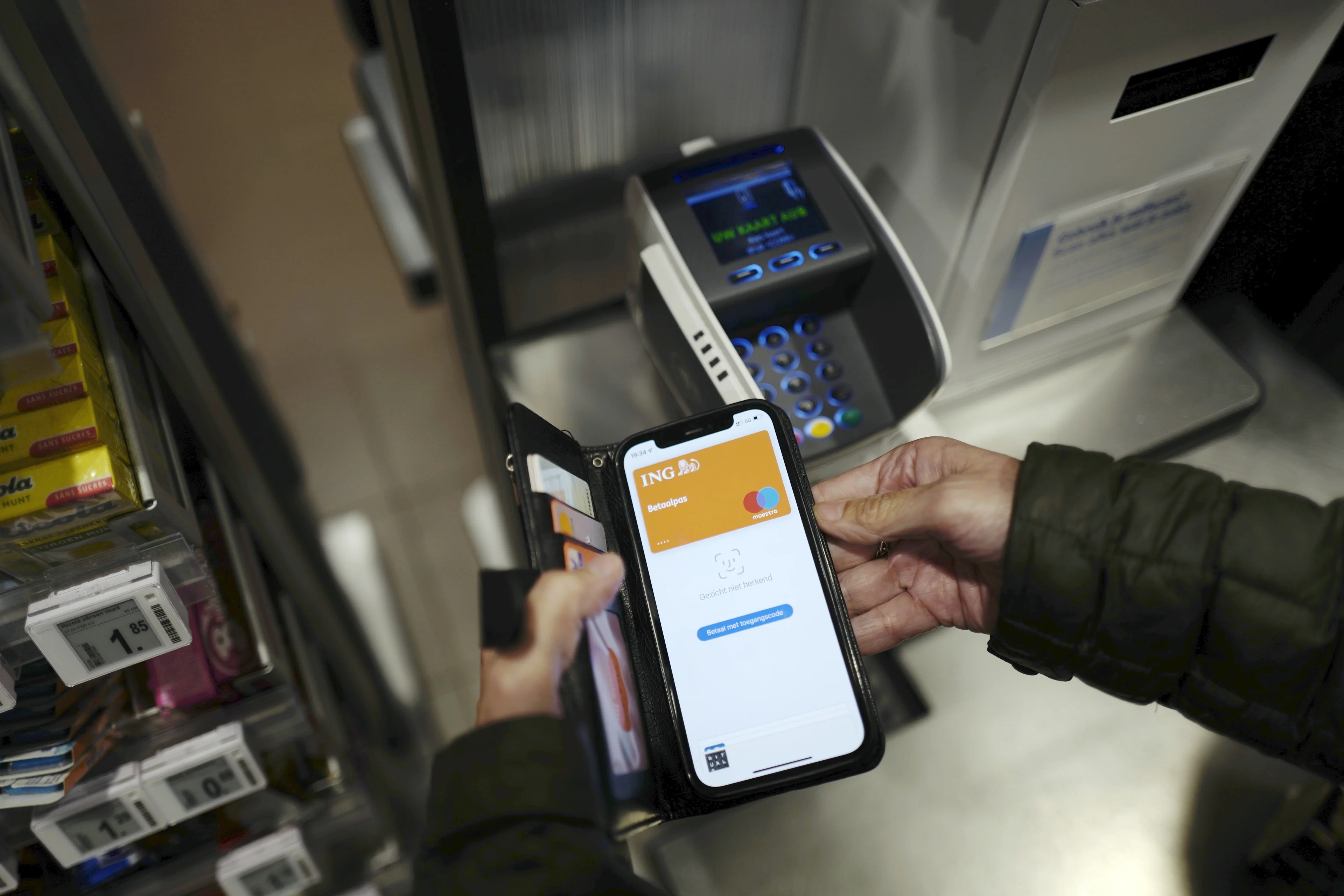 Landelijke pinstoring in winkels voorbij, oorzaak nog niet bekend