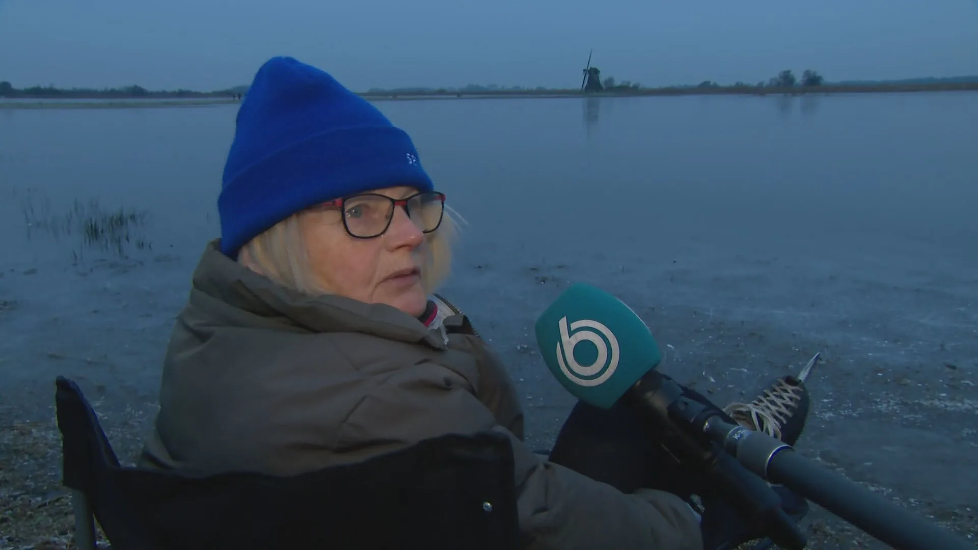 Nog één keer schaatsen: liefhebbers wagen zich op dun ijs