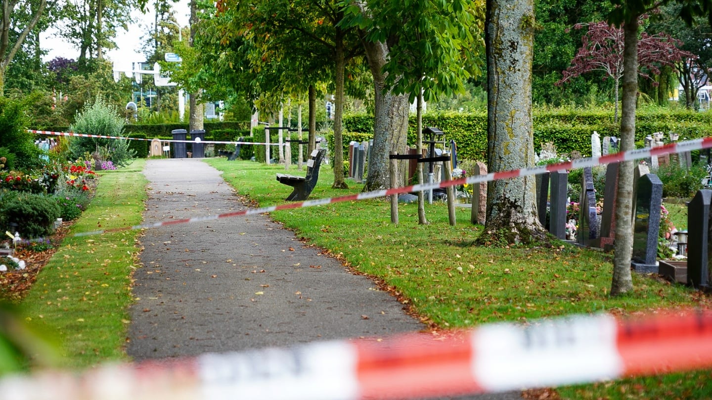'Verdachte situatie' op begraafplaats Hoorn, politieonderzoek gestart