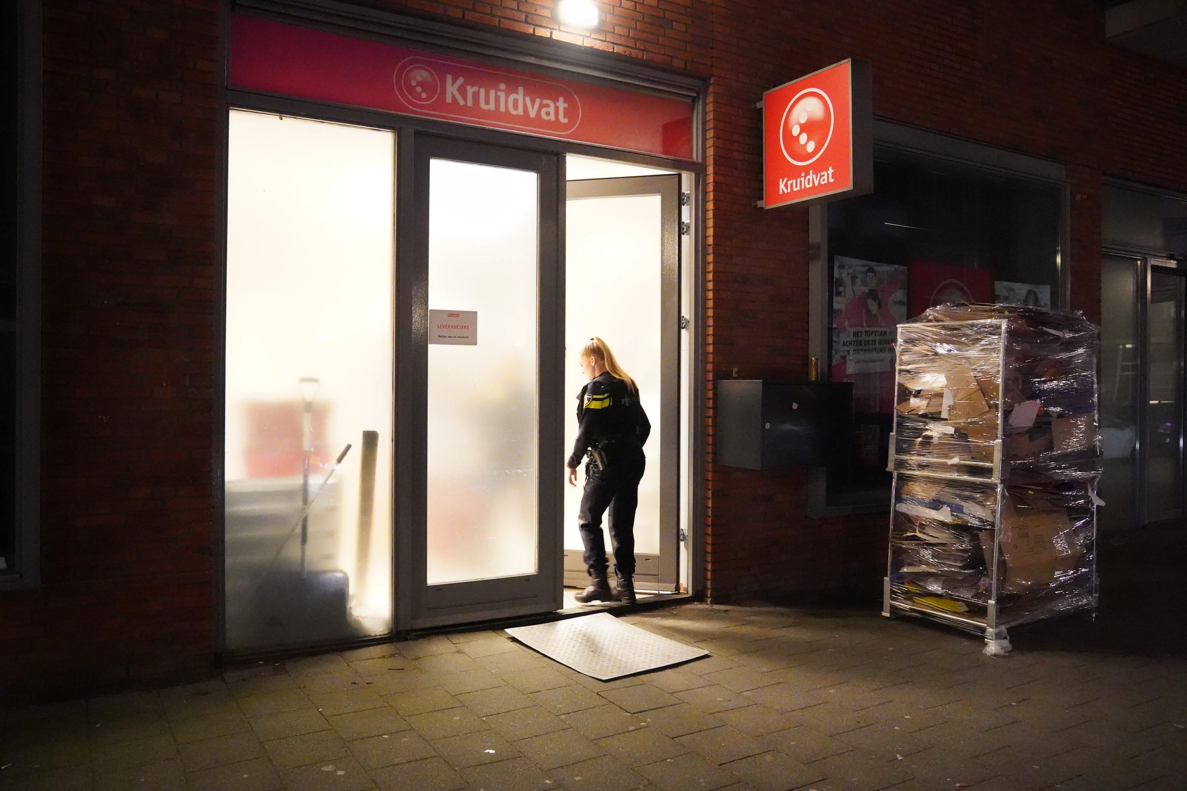 Leverancier raakt gewond bij overval op Kruidvat in Rotterdam