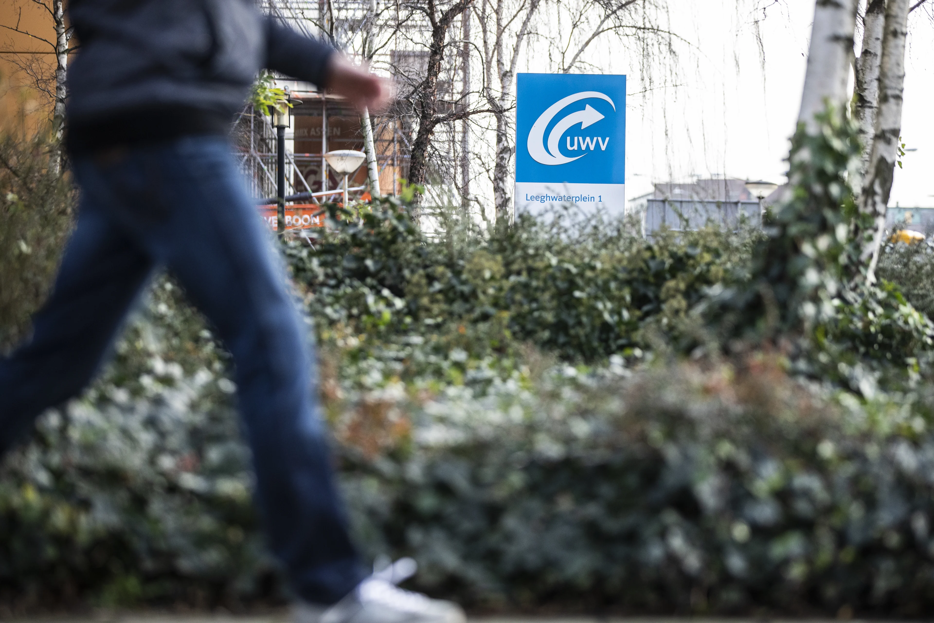 Gemeente Wijdemeren houdt poot stijf: vrouw moet bijstand terugbetalen vanwege boodschappen