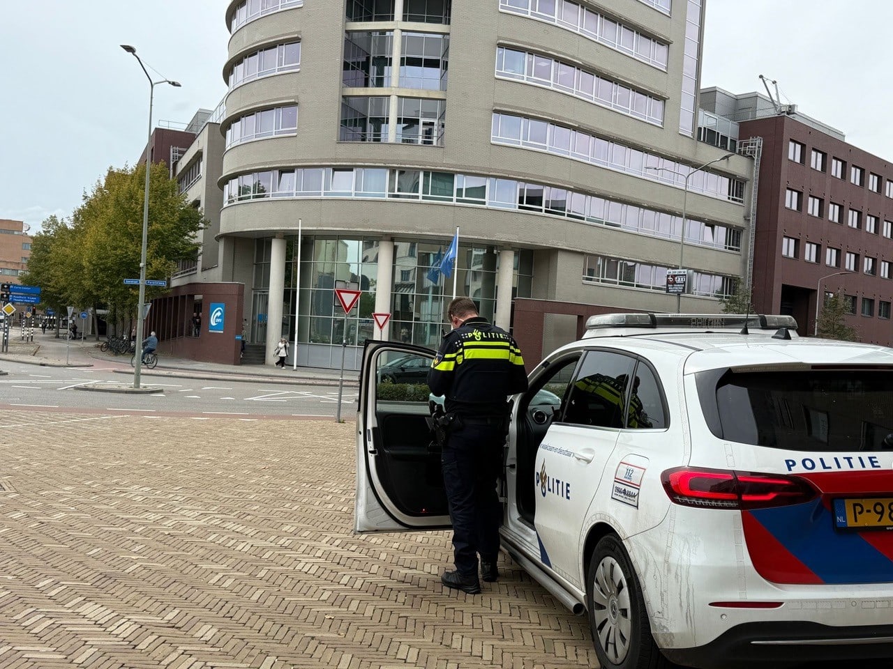 Mogelijk explosief bij UWV Heerlen aangetroffen, treinverkeer stilgelegd