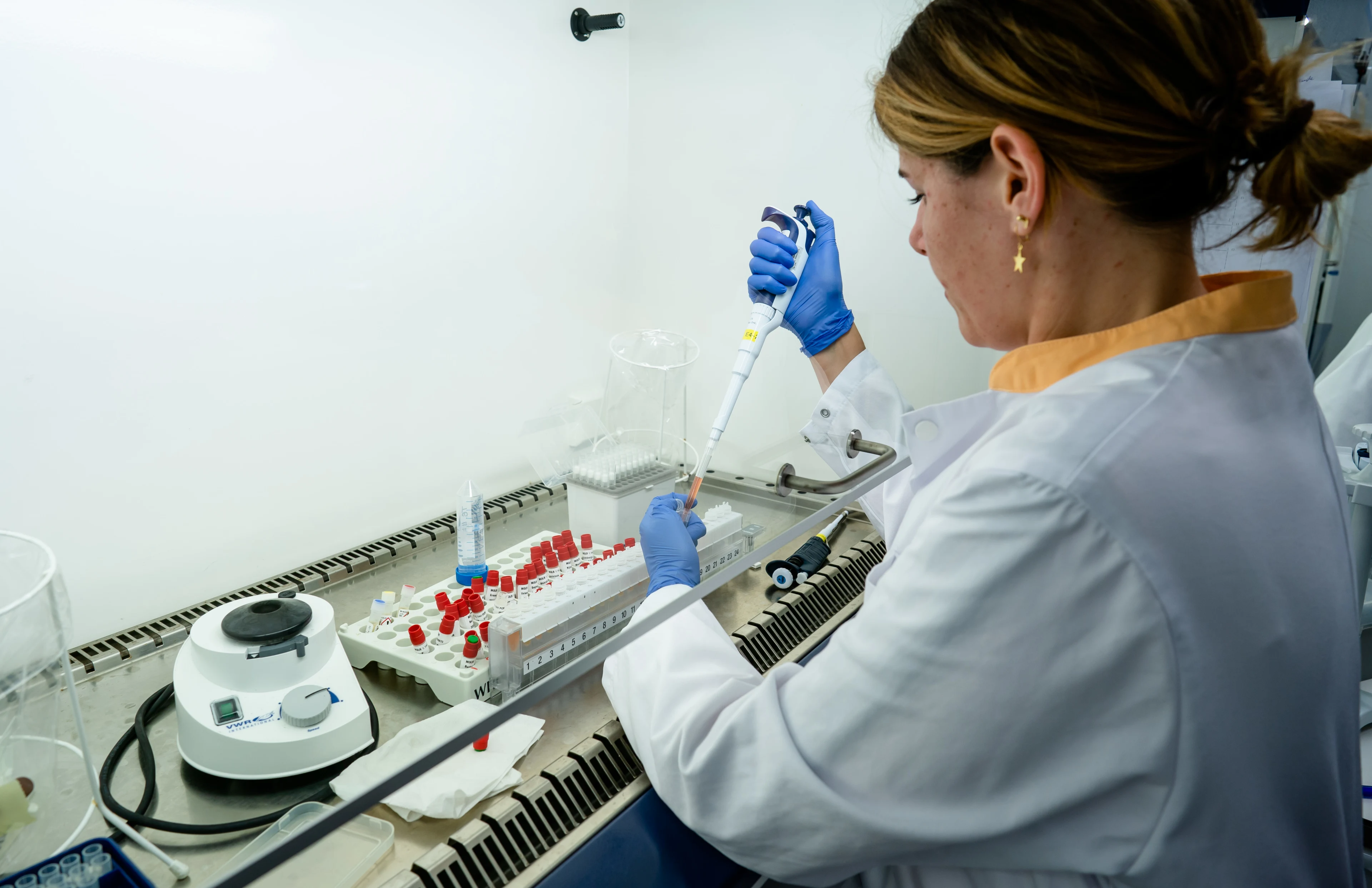 Coronatestsysteem dreigt compleet vast te lopen: 'Dit wordt gewoon een ramp'