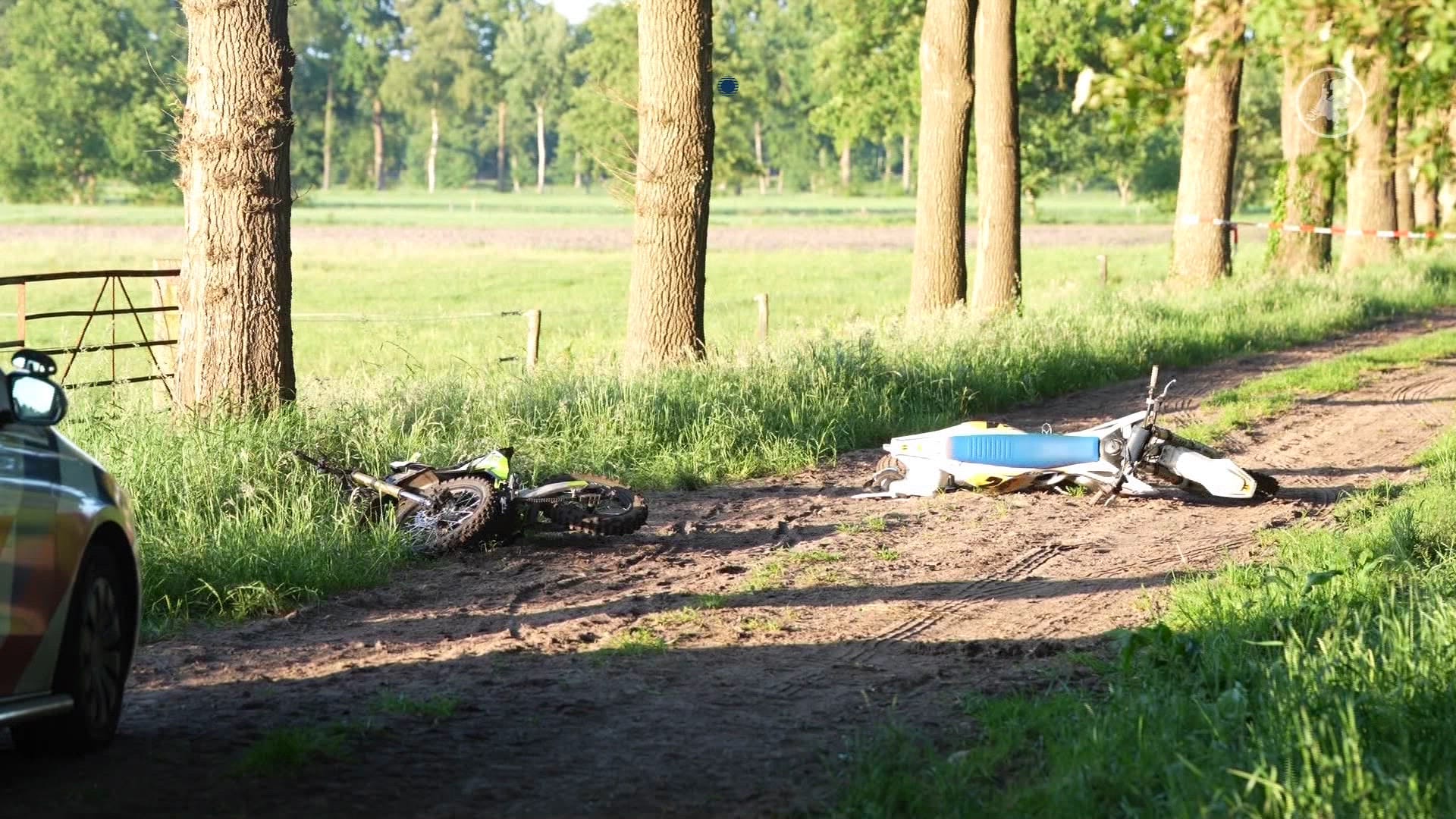 Twee motorcrossers zwaargewond na aanrijding in Staphorst