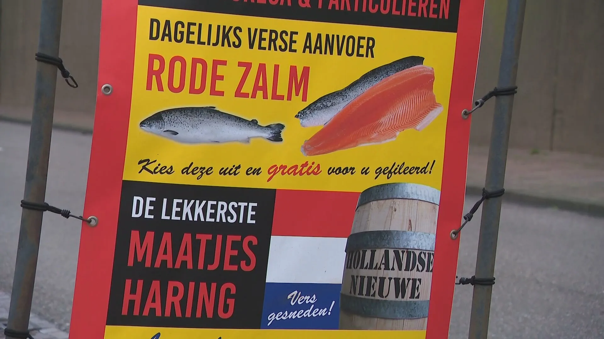 Vlees- noch visreclames door verbod in bushokjes Noord-Holland: 'Gekkenwerk'