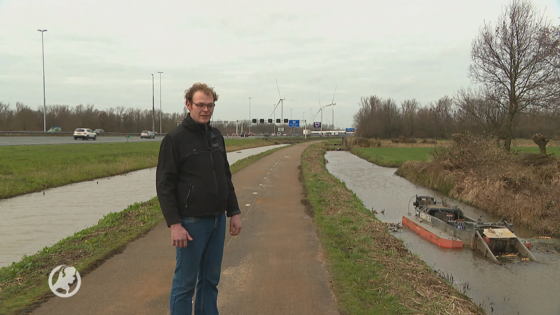 Tientallen rijplaten van 1000 kilo van een op andere dag verdwenen, aannemer looft beloning uit