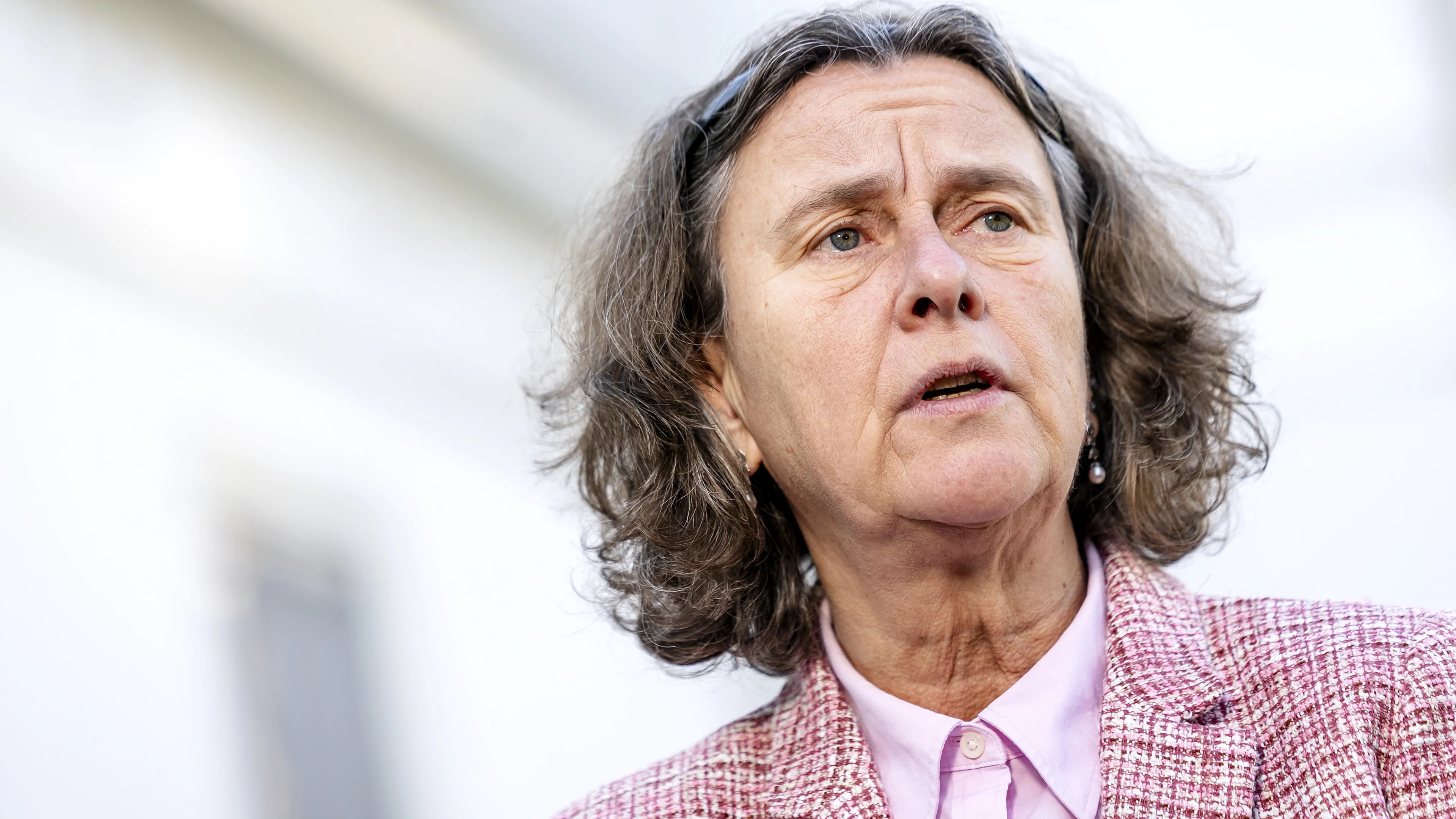 Meer dan 100.000 mensen tekenen petitie tegen minister Faber