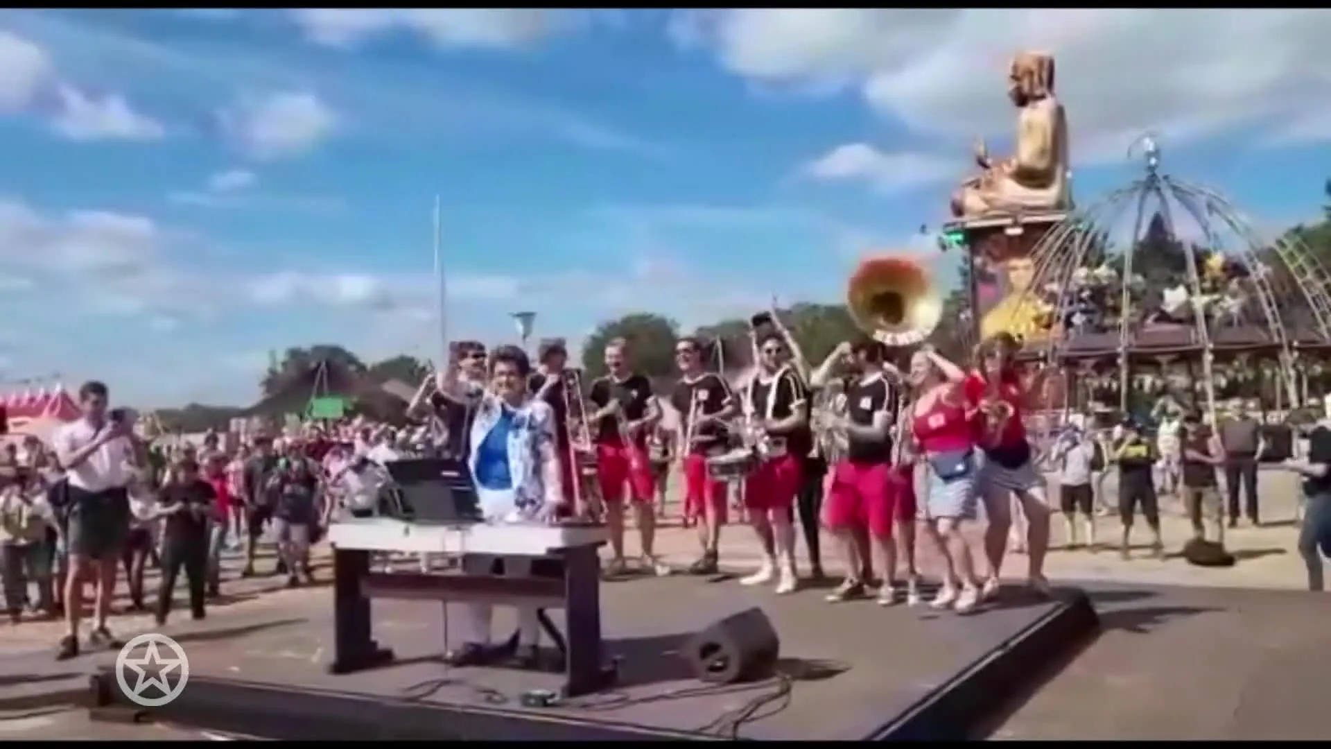 Orgel Joke is dé hit van de Zwarte Cross: 'Mijn mooiste optreden ooit'