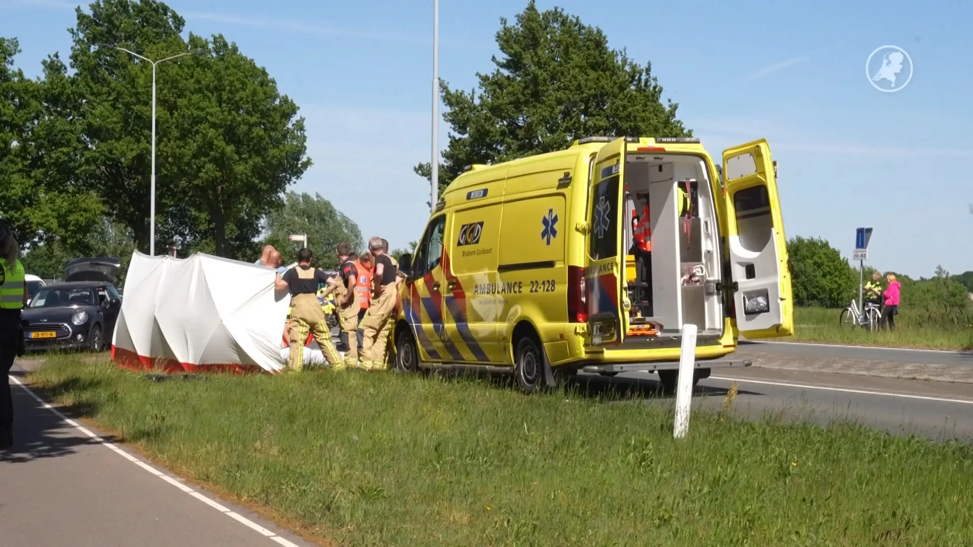 Fietser komt om bij aanrijding met bestelbus op N607 bij Helmond