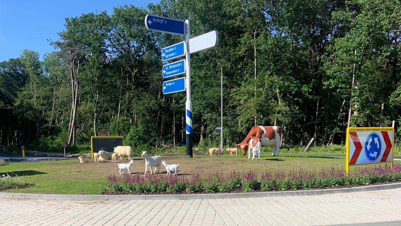 Bizarre buit: speelgoeddieren opnieuw gestolen van rotonde, eigenaar radeloos