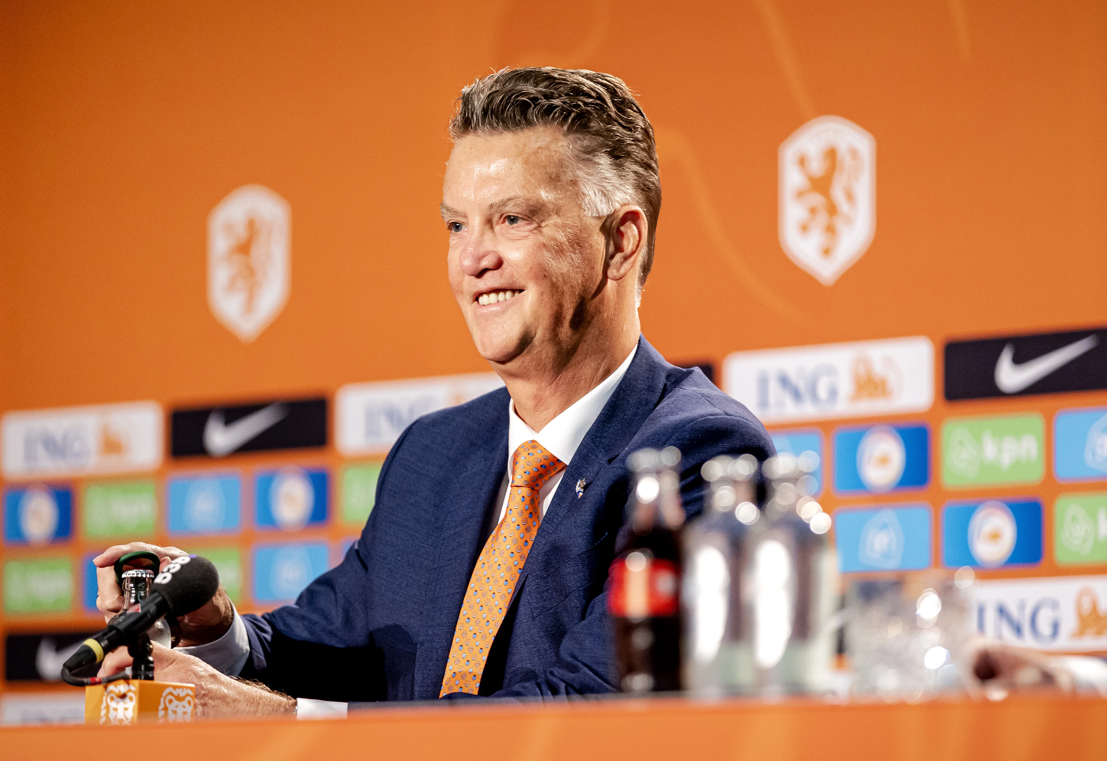Persconferentie met Louis van Gaal in aanloop naar WK-kwalificatieduel tegen Noorwegen