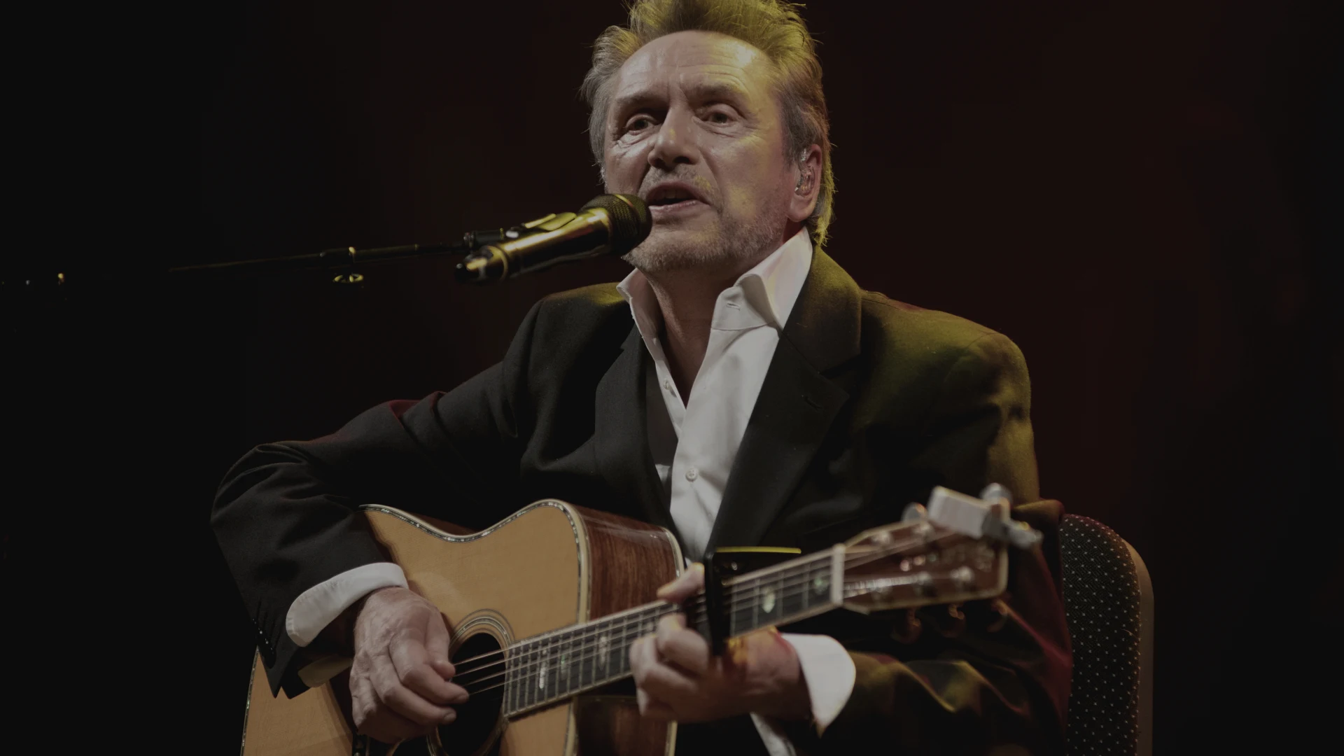 Mooi eerbetoon op Nederlandse stations aan overleden Henny Vrienten