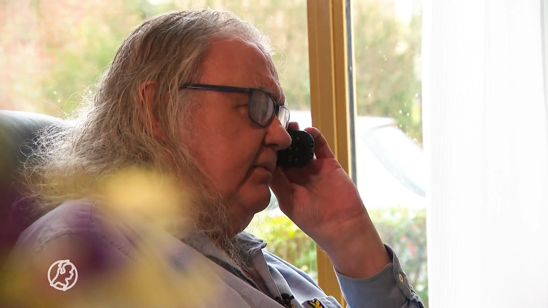 Ouderenfonds trekt de stekker uit hulplijn voor eenzame ouderen: 'Het is verschrikkelijk, ik val in een gat'