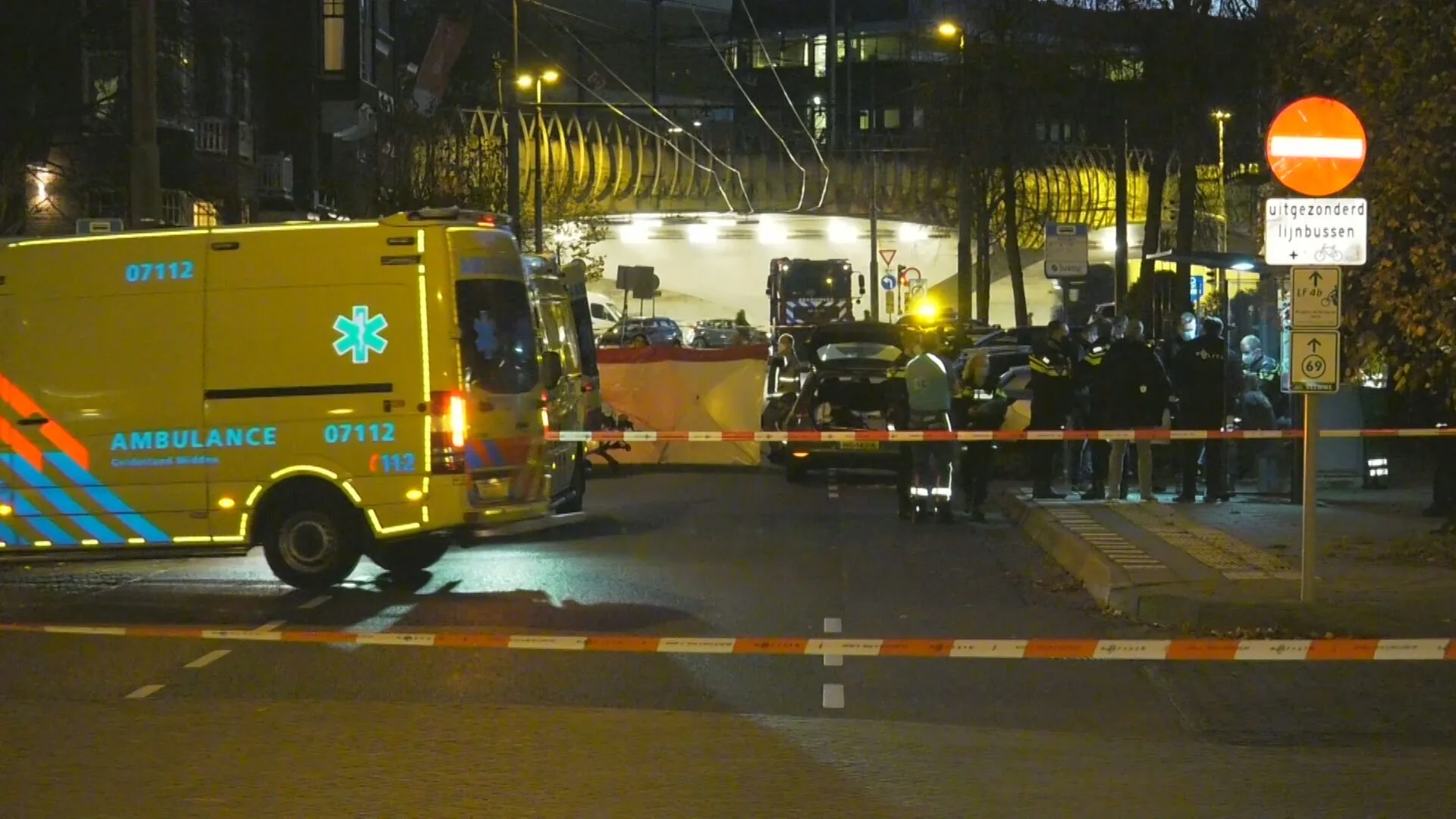 Man die in Arnhem zwaargewond in auto werd gevonden is overleden