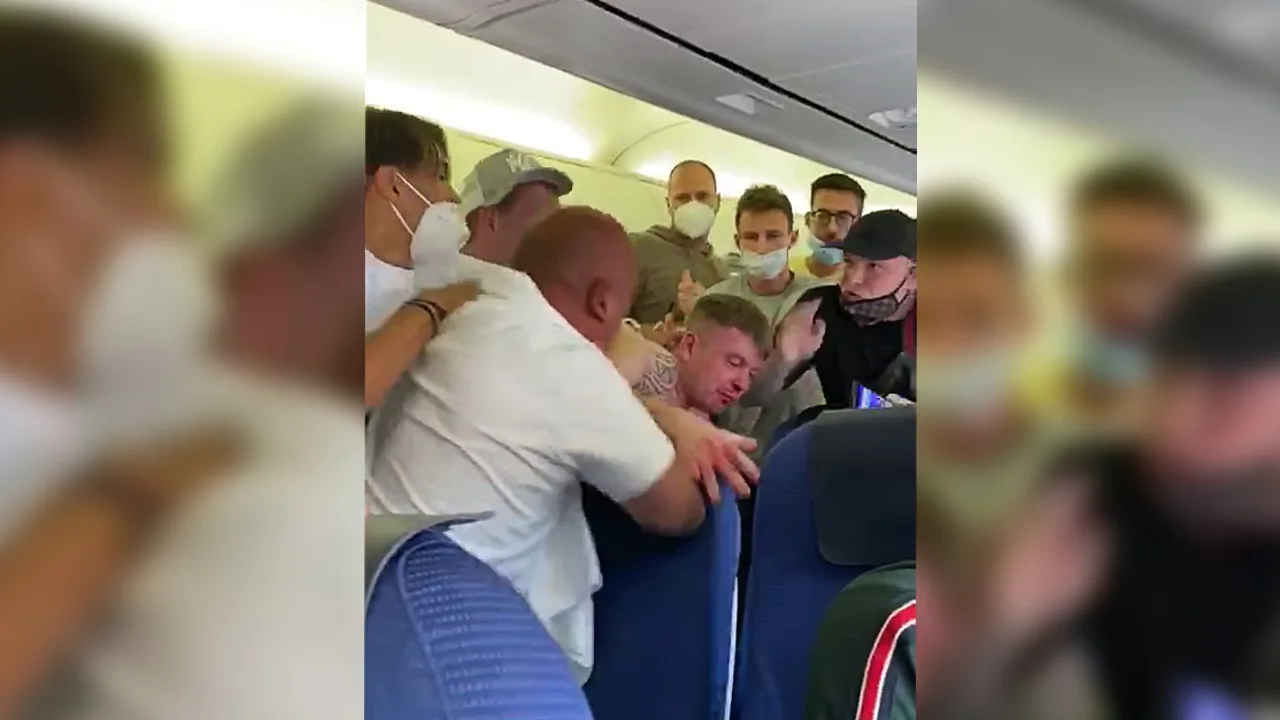 Vechtpartij op vlucht van Amsterdam naar Ibiza: 'Er zijn kinderen hiero'