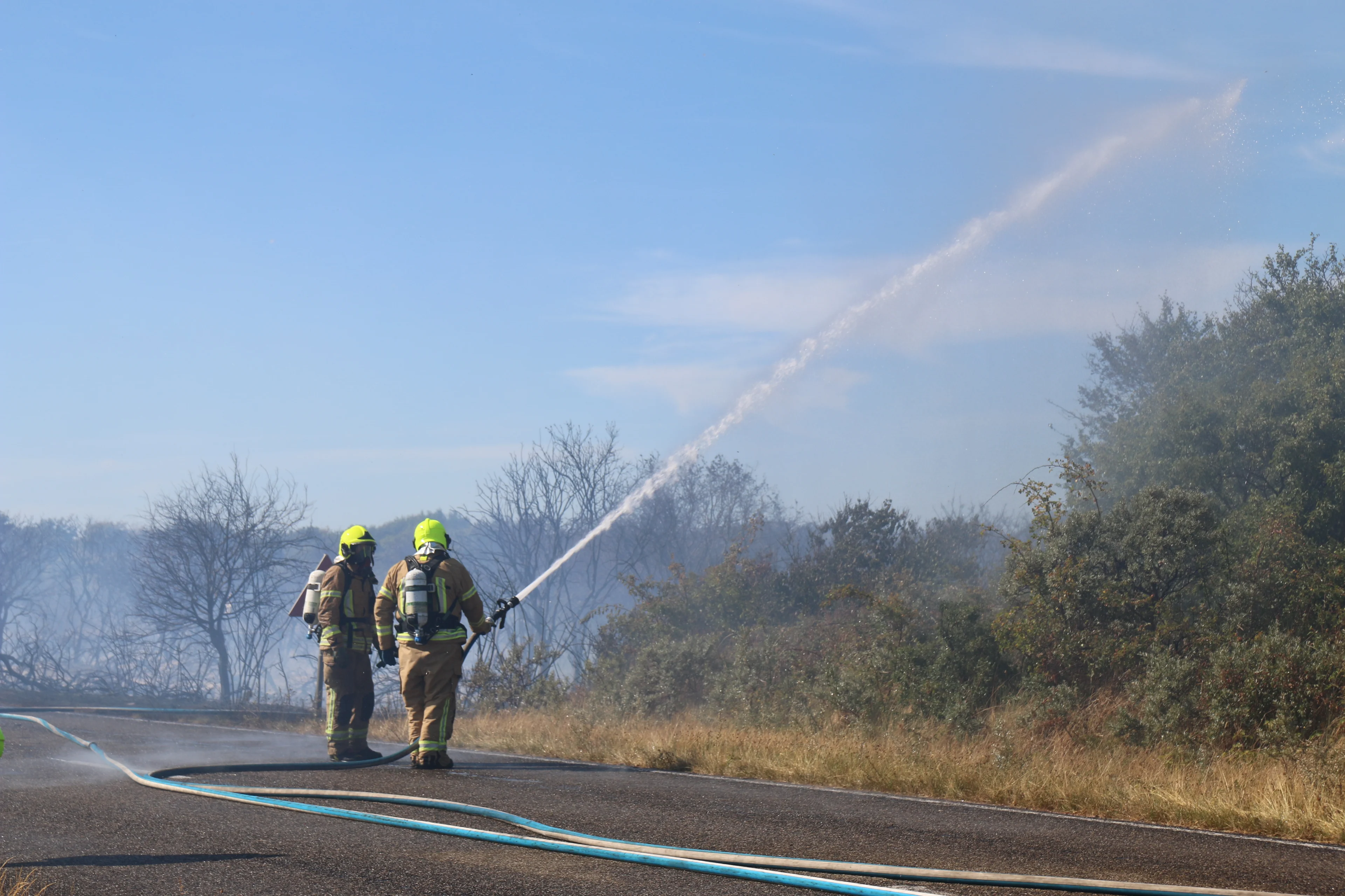 Grote brand in duingebied Ouddorp, laatste resten worden geblust