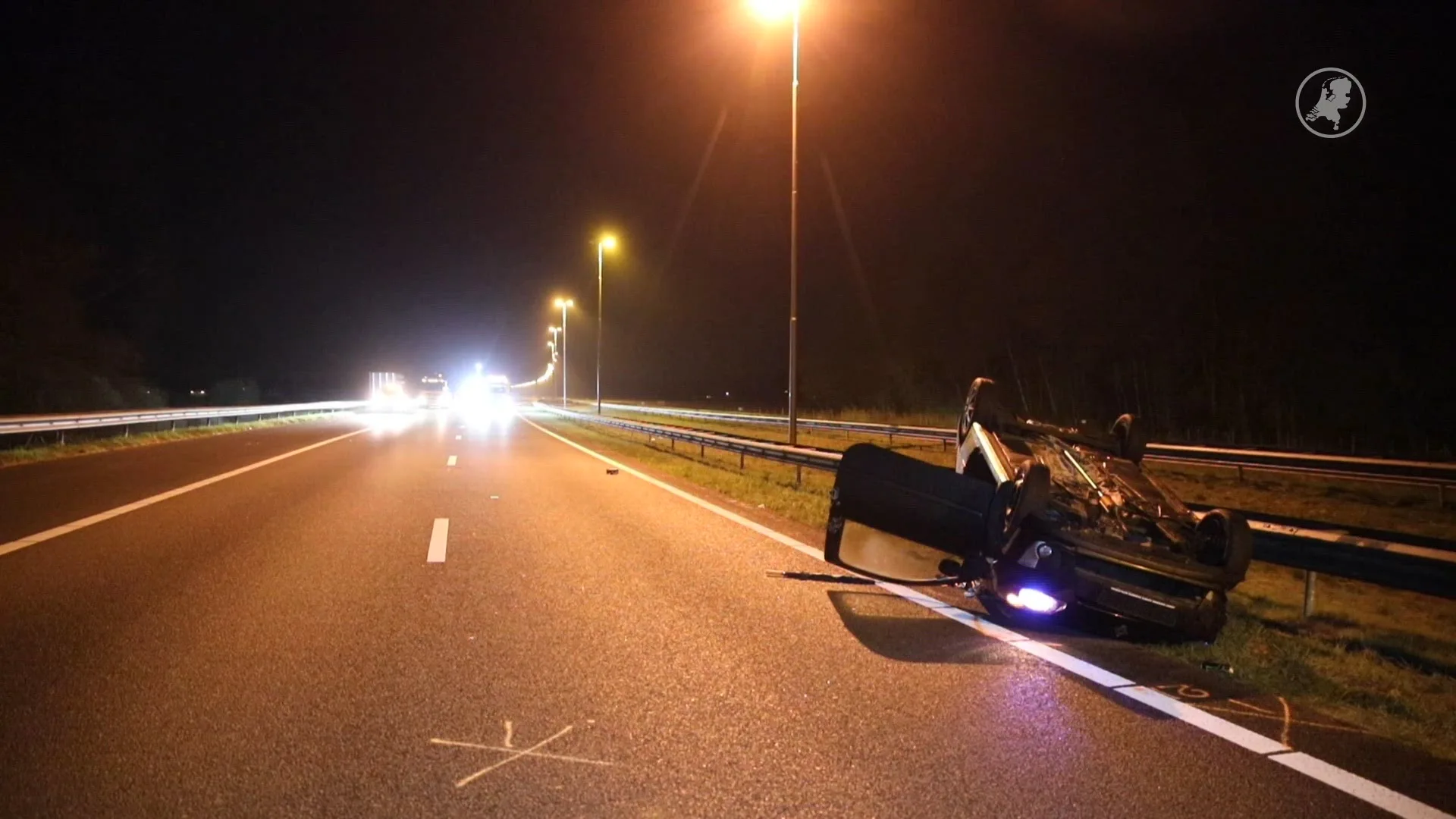 A50 richting Zwolle dicht na ongeval, meerdere auto's over de kop