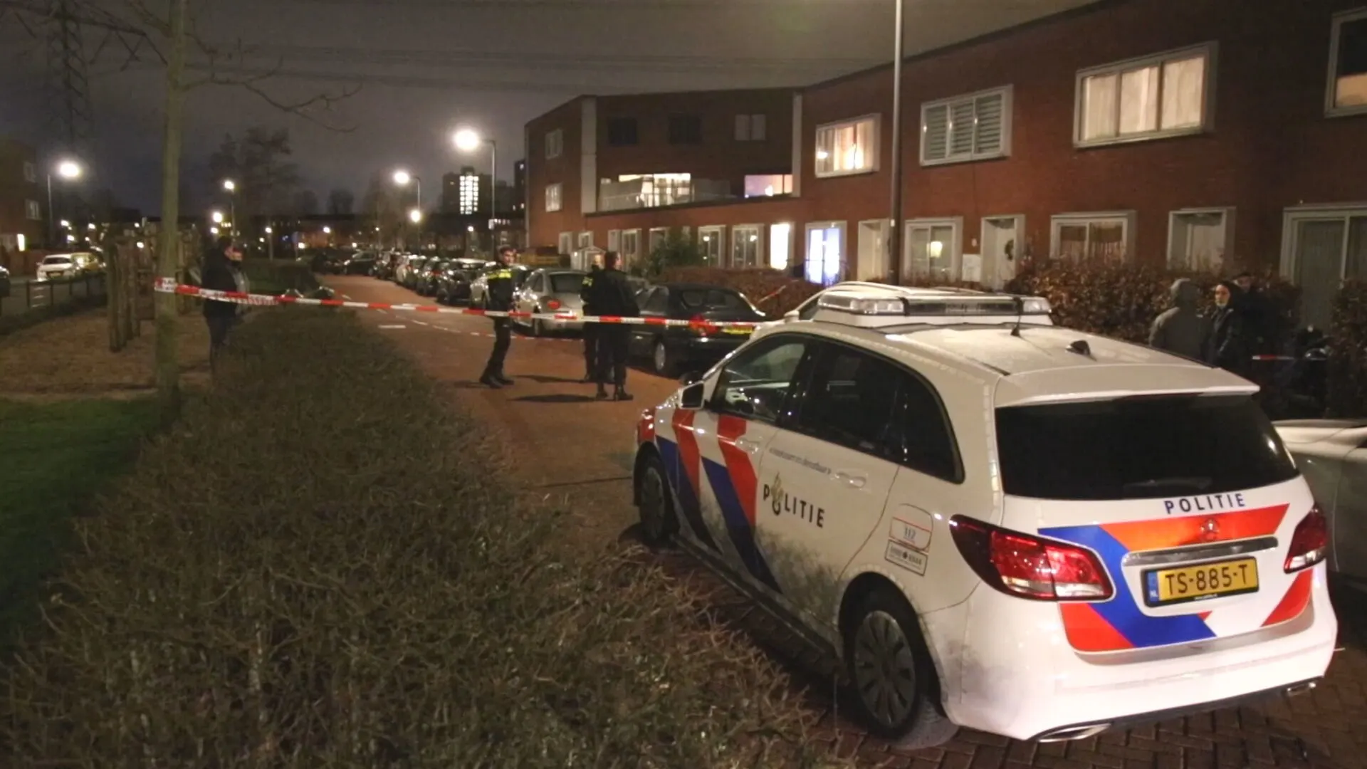 Lichaam van jonge man (20) gevonden in Rotterdamse woning, auto in beslag genomen