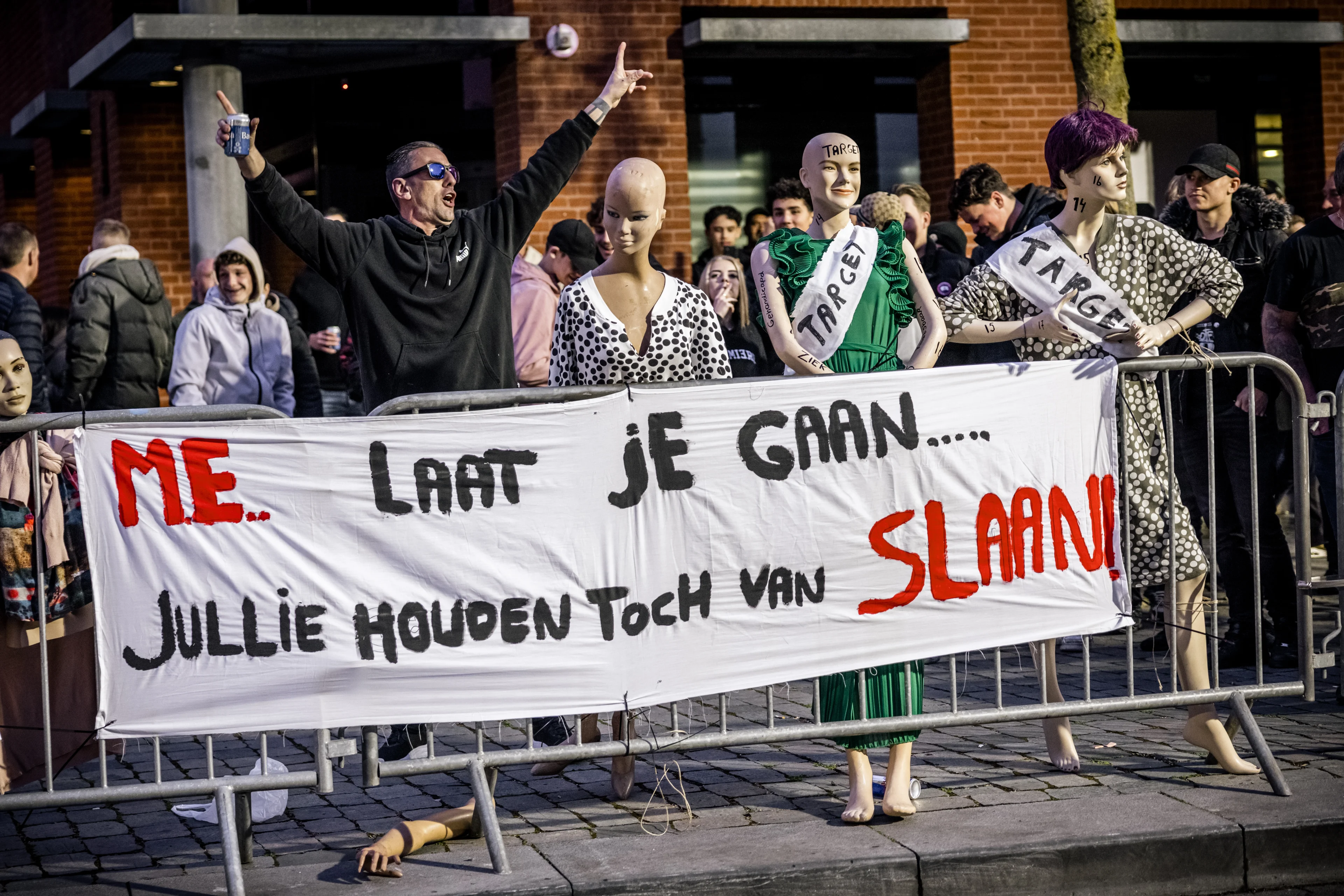 Negen mensen opgepakt rond bijeenkomst over azc in Uden