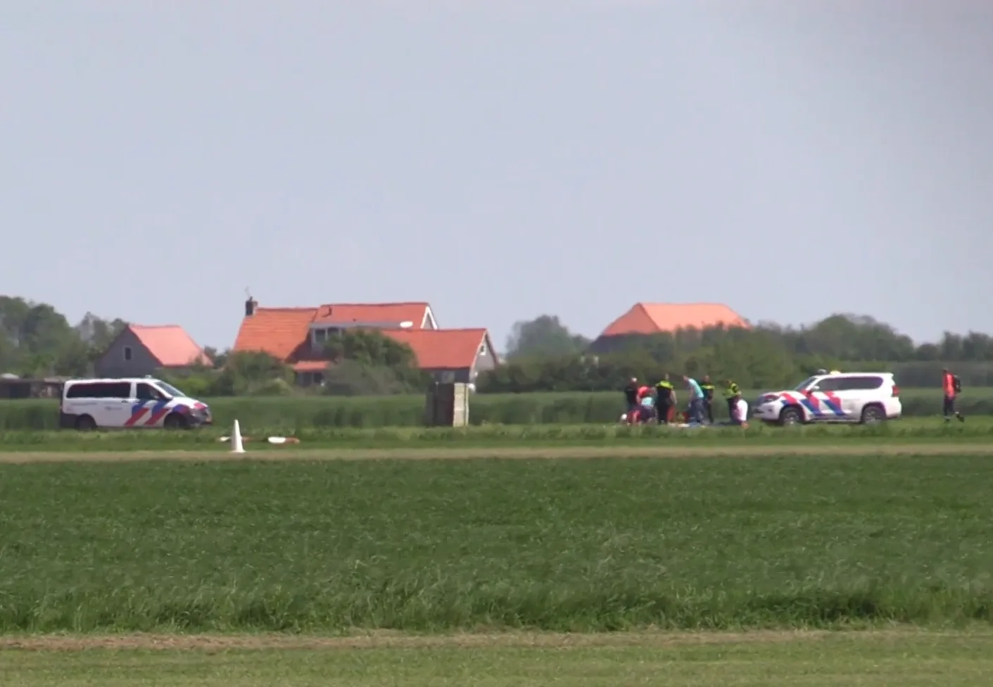 Deense militair overleden na parachutesprong op Texel