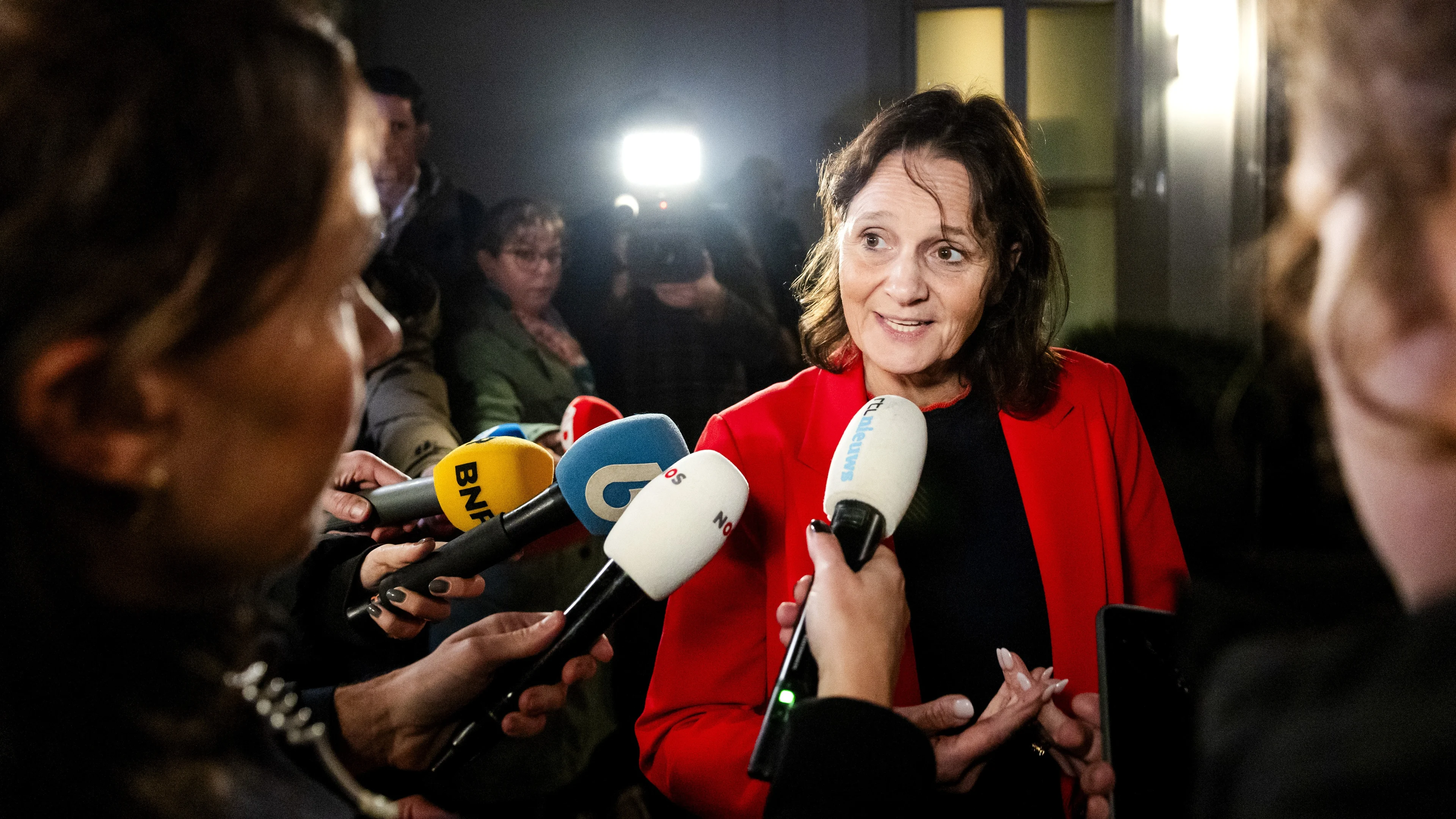 Kabinet blijft overeind, coalitie opgelucht: 'Lucht is geklaard'
