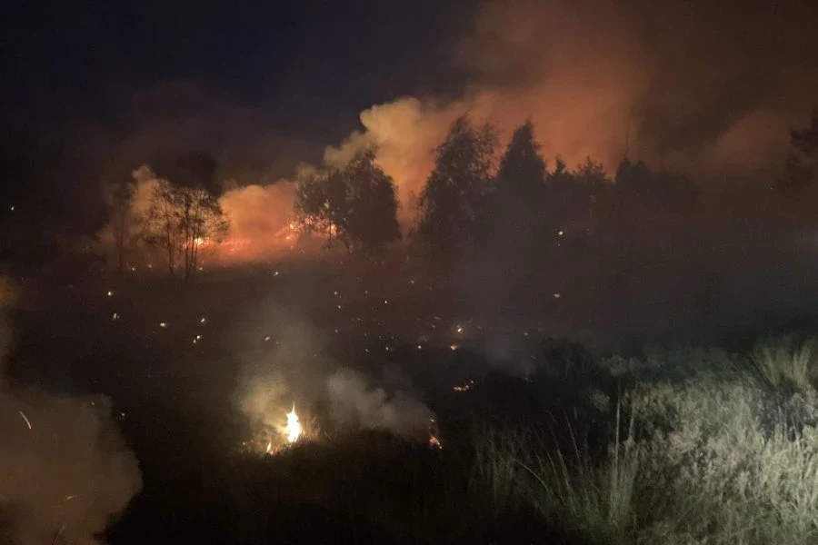 Grote brand op Brunssummerheide bij Heerlen, hulpdiensten massaal aanwezig