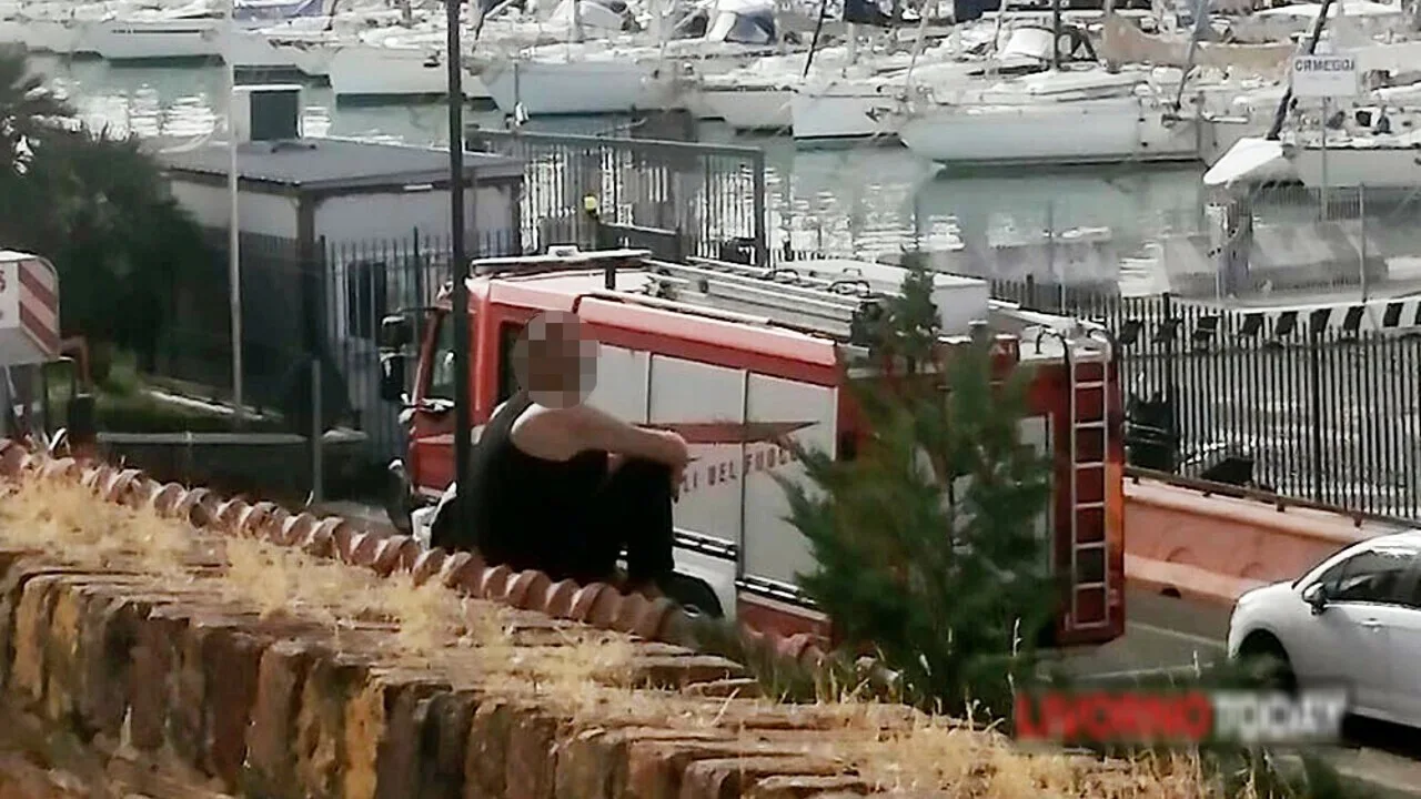 Nederlander (54) trekt naakt, plunderend en vernielend door Italiaans dorp