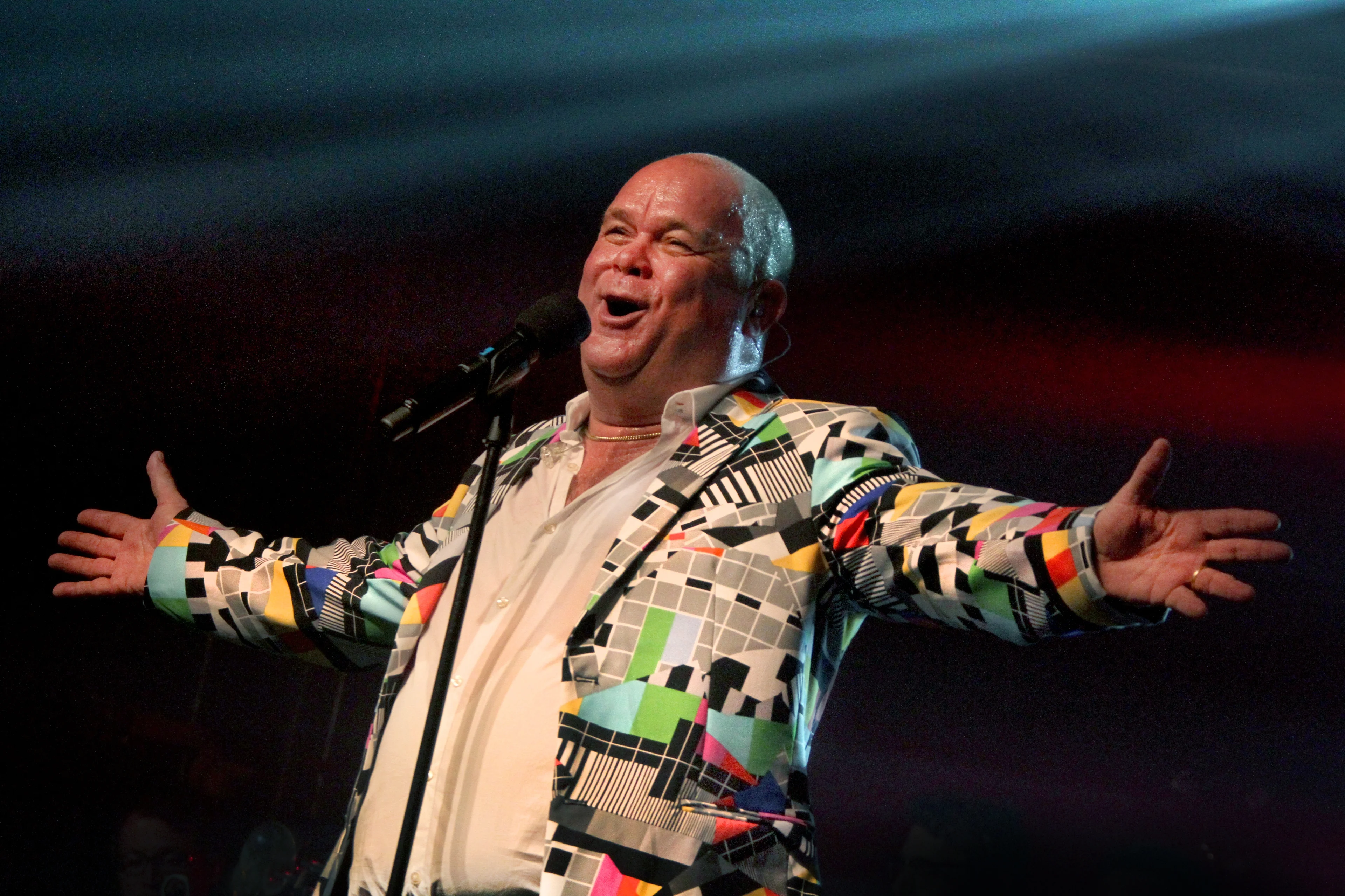 Paul de Leeuw keert weer terug op de buis met zaterdagavondshow