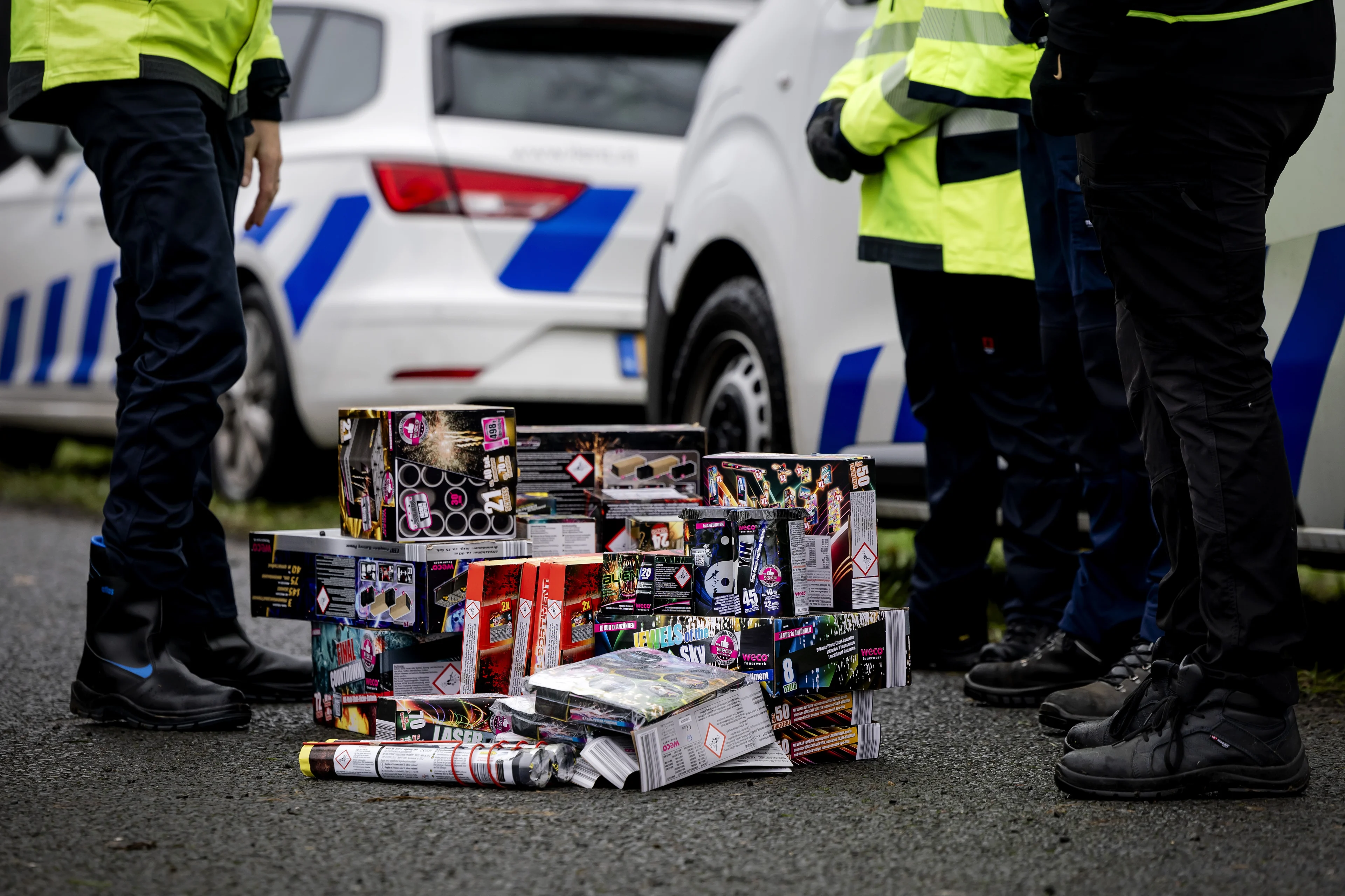 Bijna 30 kilo illegaal vuurwerk gevonden in slaapkamers woning Bergen op Zoom